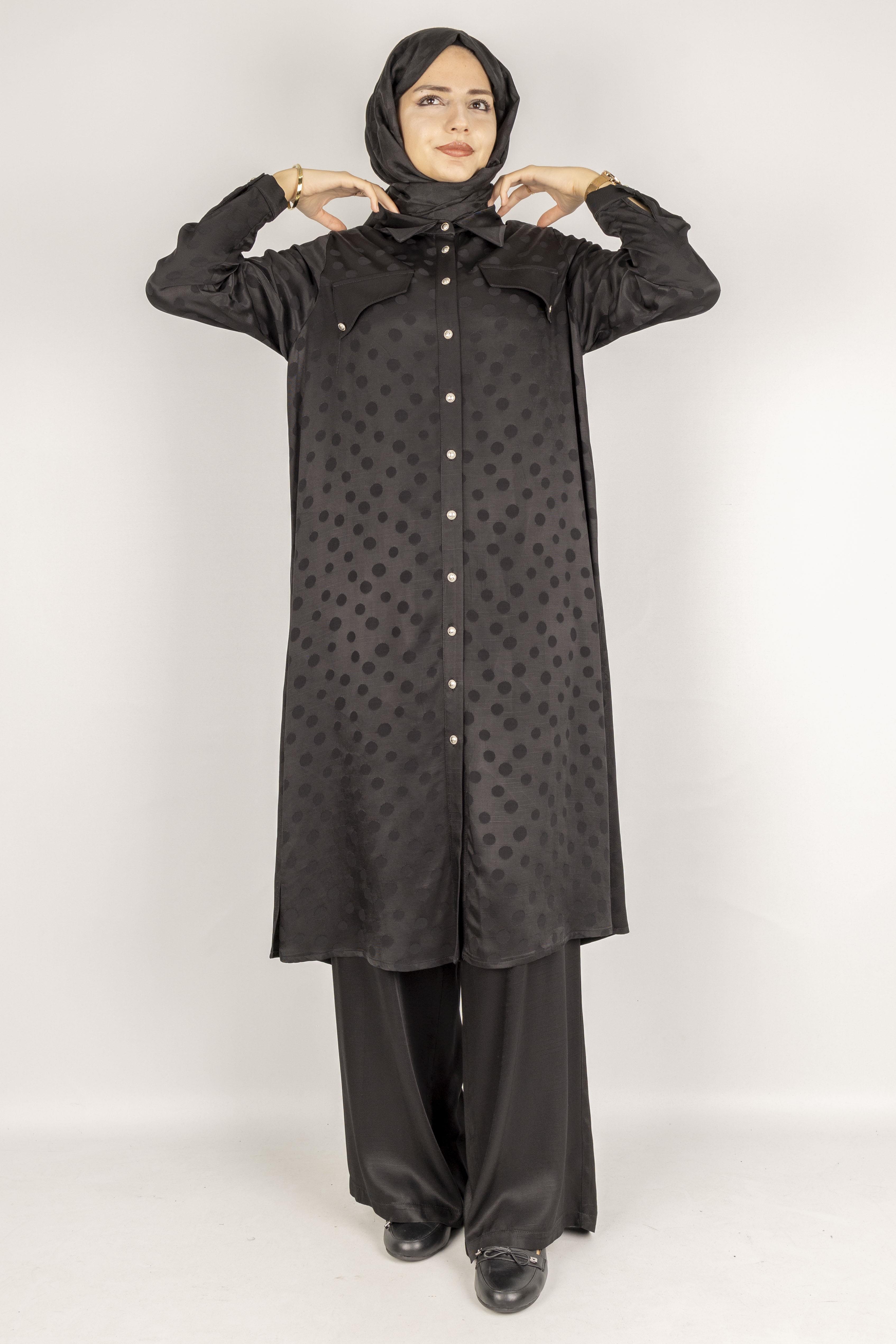 Qupra Kumaş Puantiye Desenli Tesettür Takım Siyah OTW45830