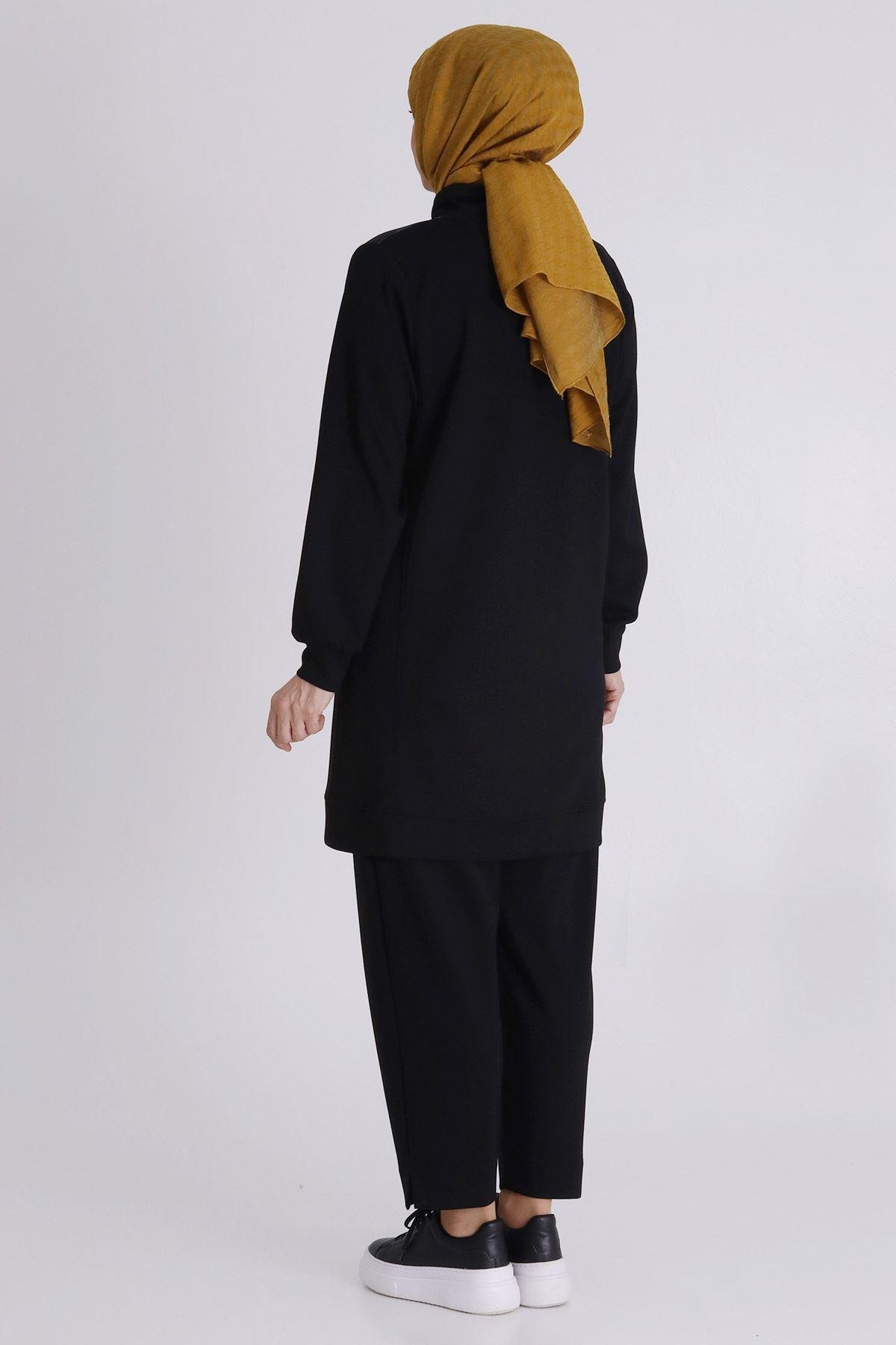 Renkli Desen Detaylı Kapüşonlu Takım Siyah OTW350