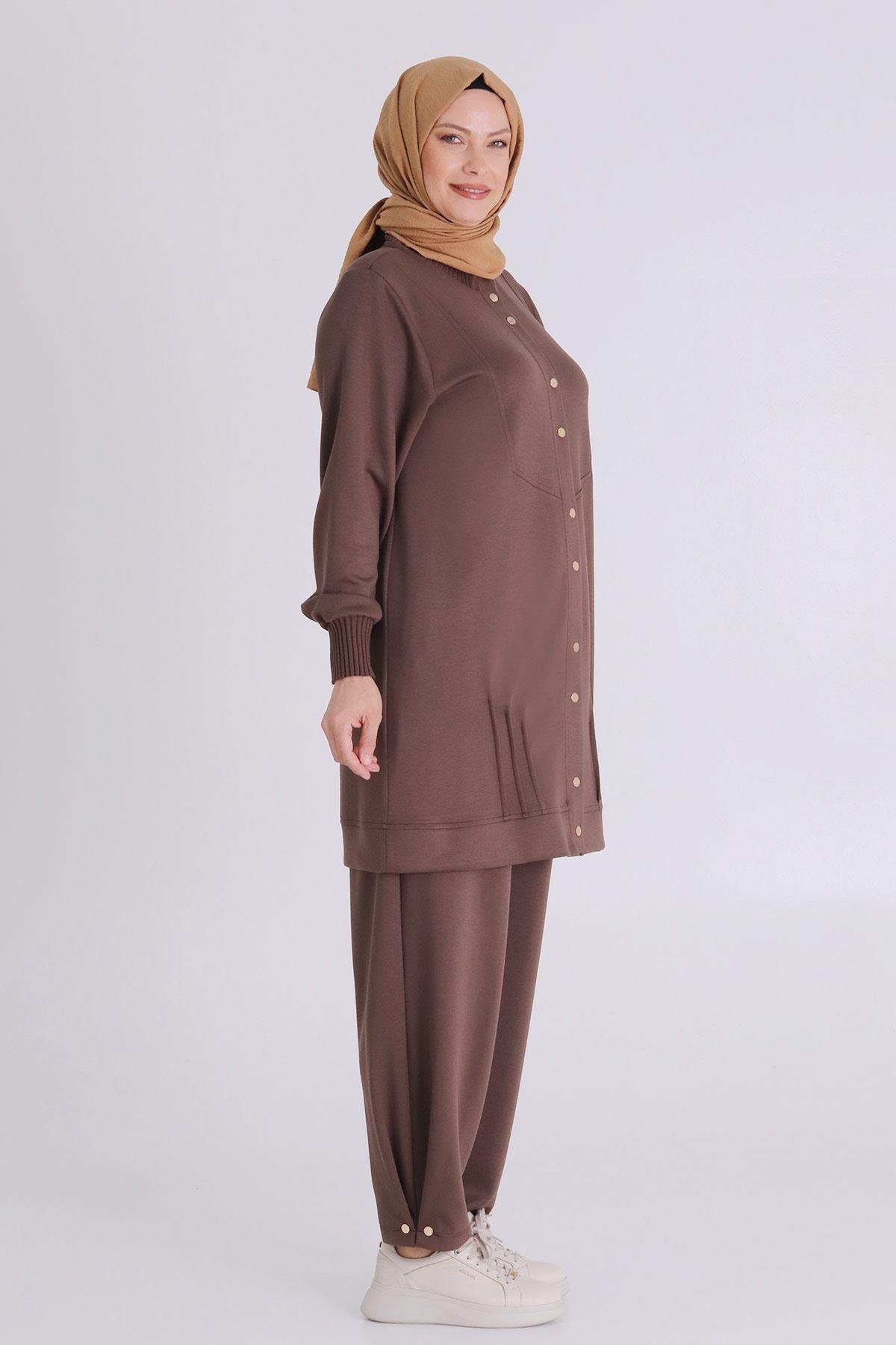Ribanalı Kol Detaylı Pantolonlu Tesettür Takım Kahve OTW3548