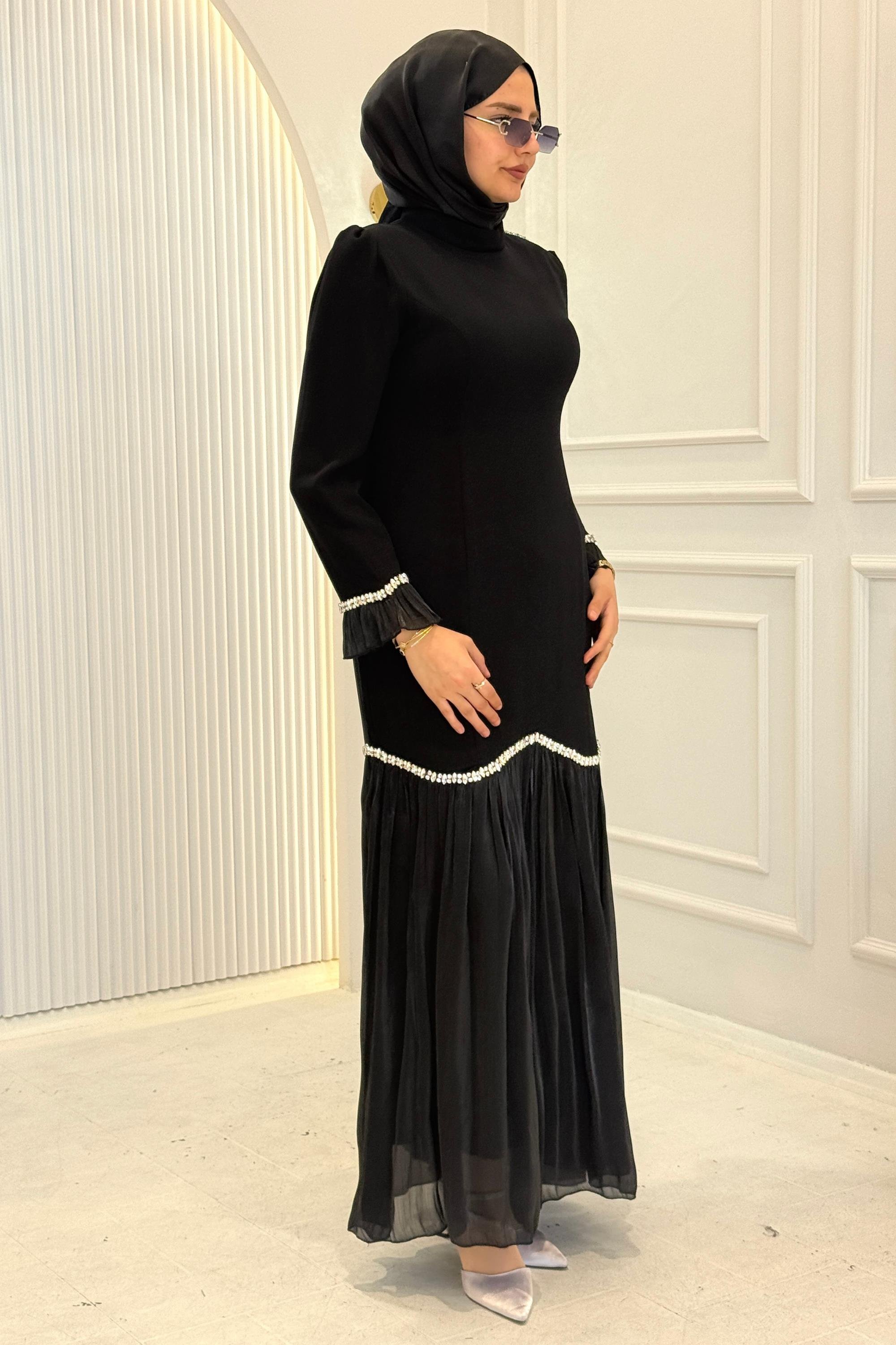 Taş Biyeli Şifon Pileli Janjan Abiye Elbise Siyah OTW4858