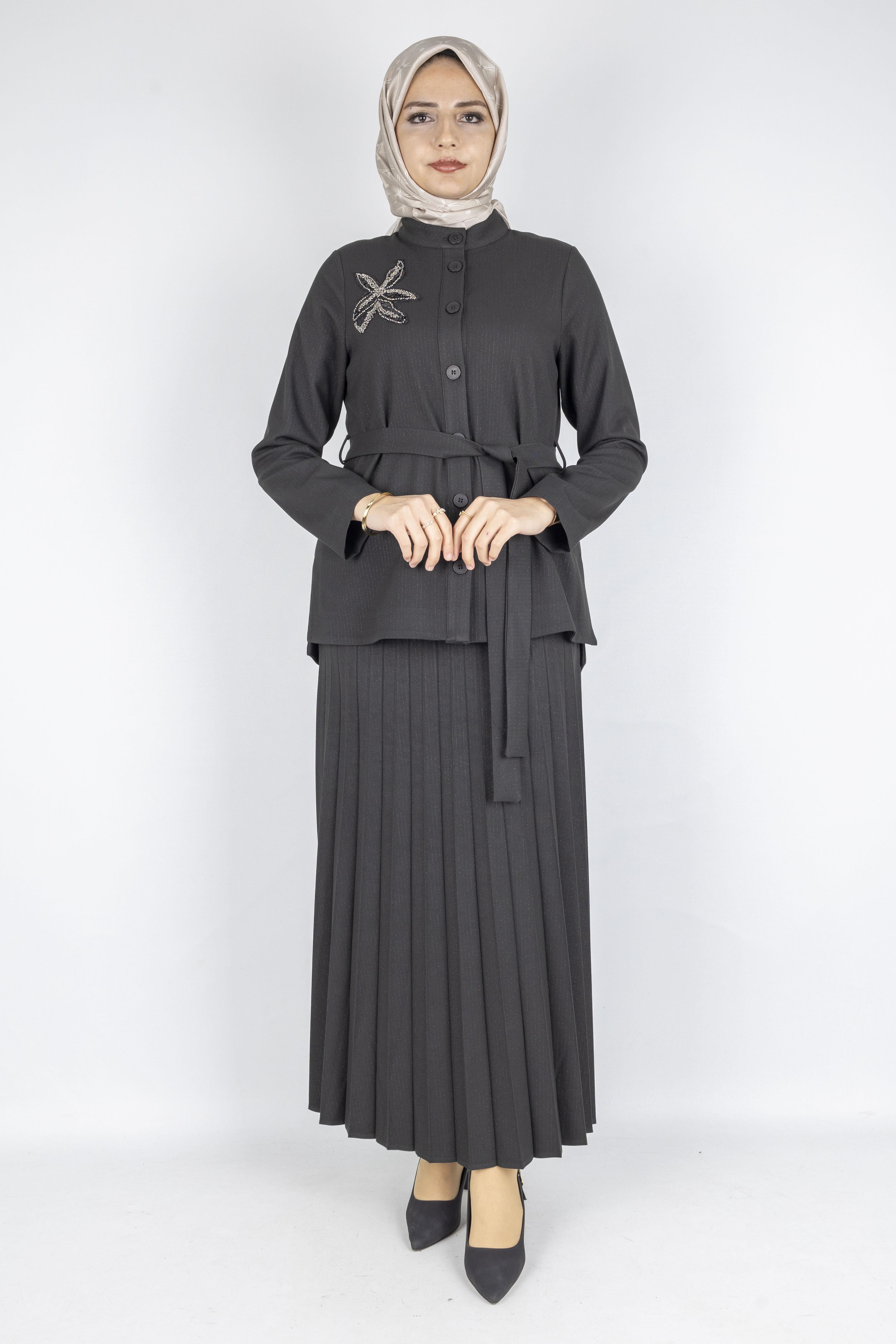 Taş Detaylı Pliseli Tesettür Takım Siyah OTW25556