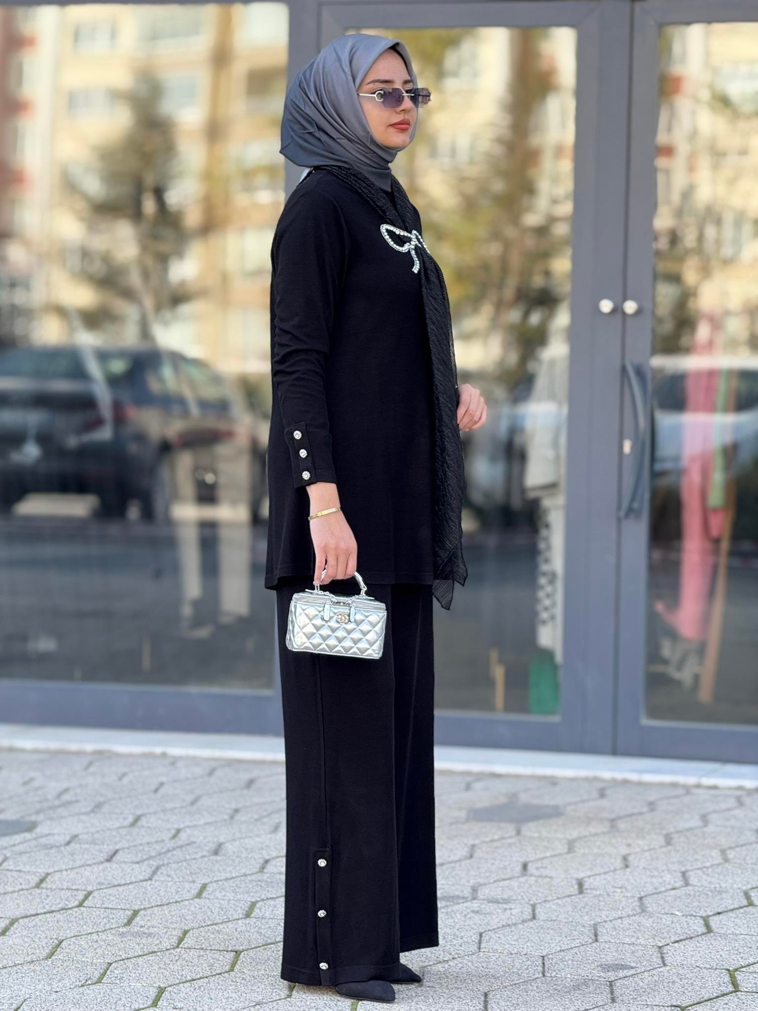 Taş Fiyonk Detaylı Pantolonlu Takım Siyah OTW45827