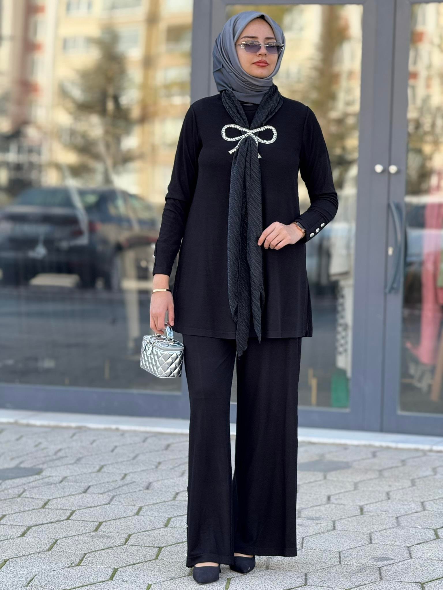 Taş Fiyonk Detaylı Pantolonlu Takım Siyah OTW45827