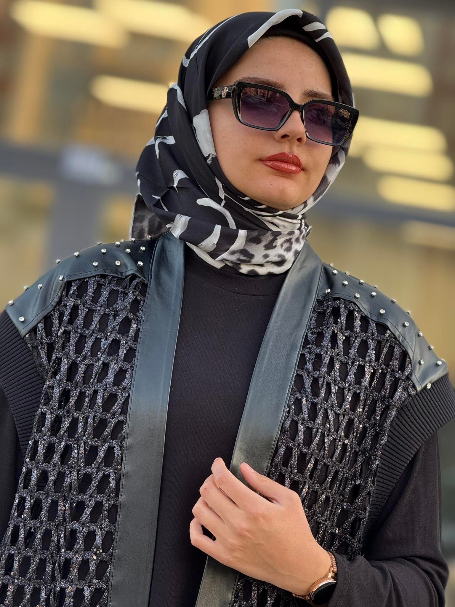 Taşlı File Yelekli Üçlü Tesettür Takım Siyah OTW45817