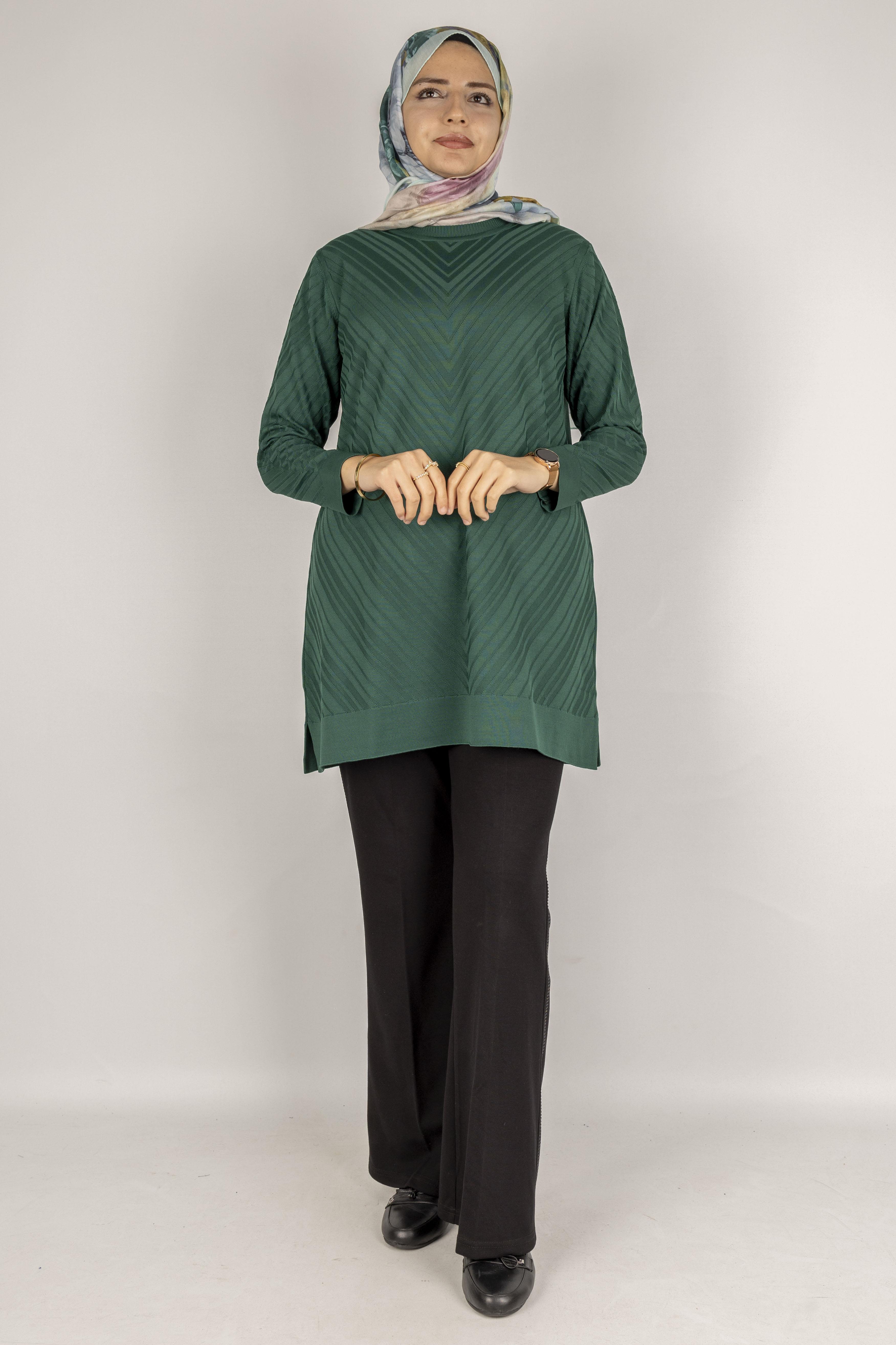 V Desenli Tesettür Merserize Tunik Yosun Yeşili OTW1035