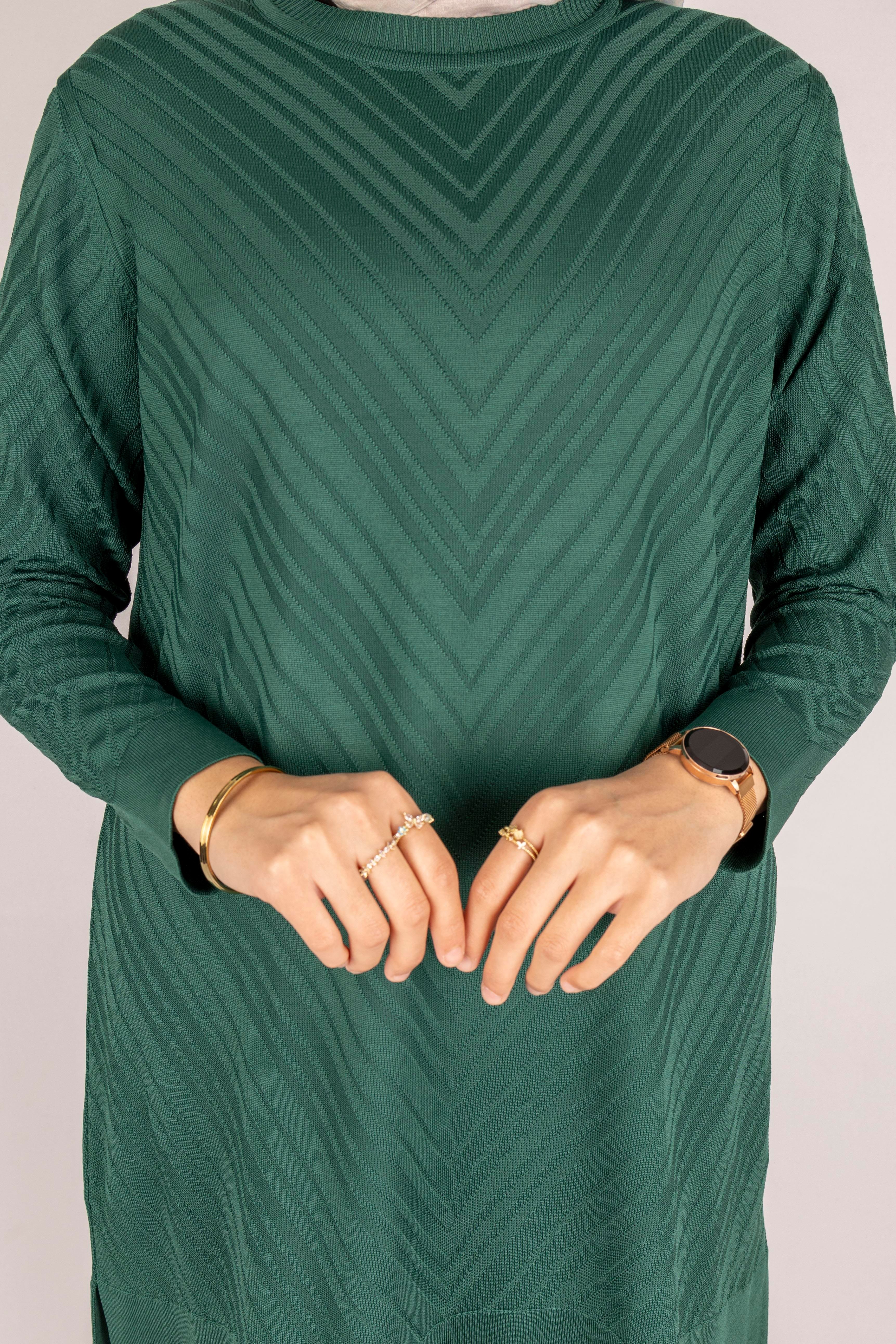 V Desenli Tesettür Merserize Tunik Yosun Yeşili OTW1035