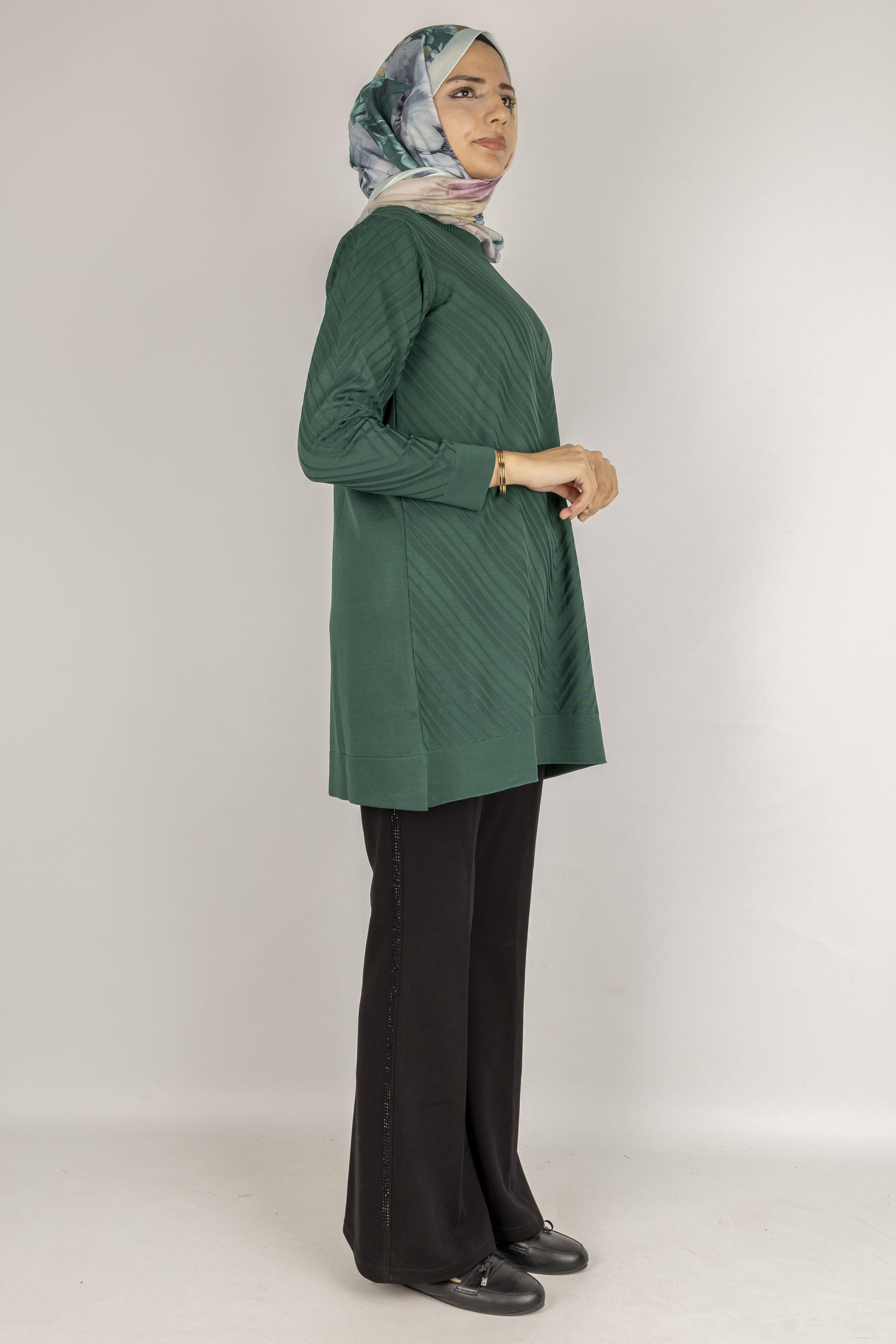 V Desenli Tesettür Merserize Tunik Yosun Yeşili OTW1035