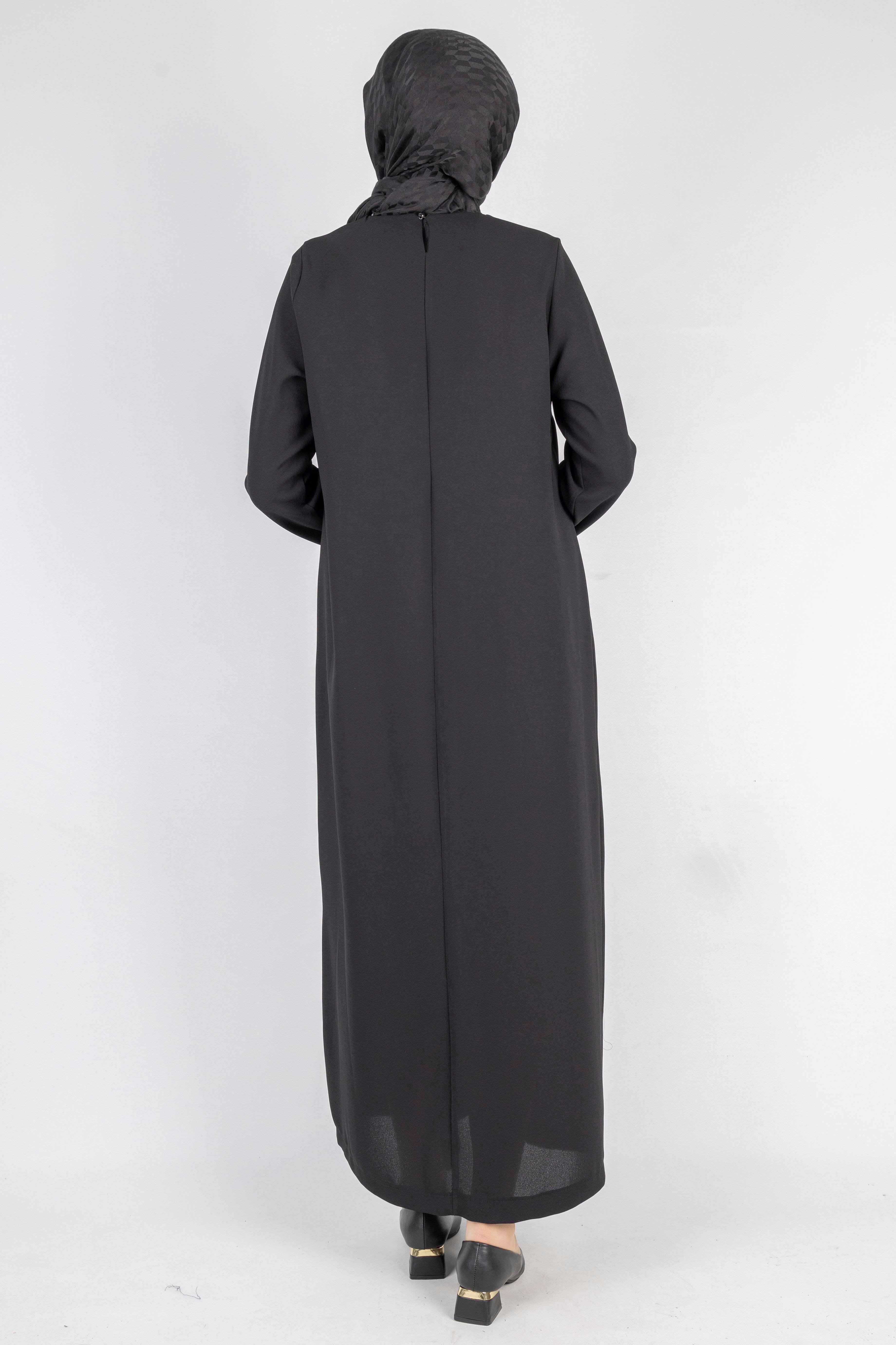 Volan Detaylı Broşlu Tesettür Elbise Siyah OTW907