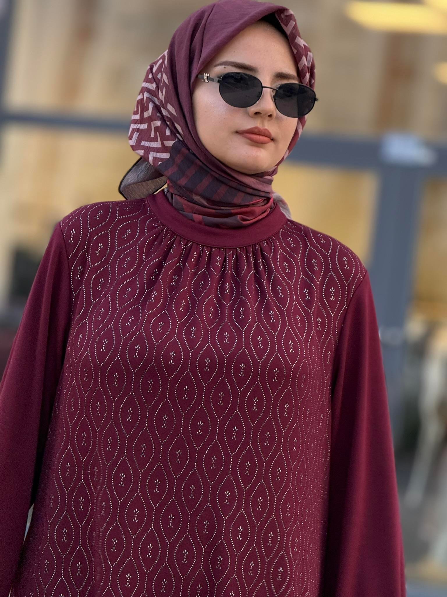 Yaka Büzgülü Simli Penye Büyük Beden Elbise Bordo OTW2200