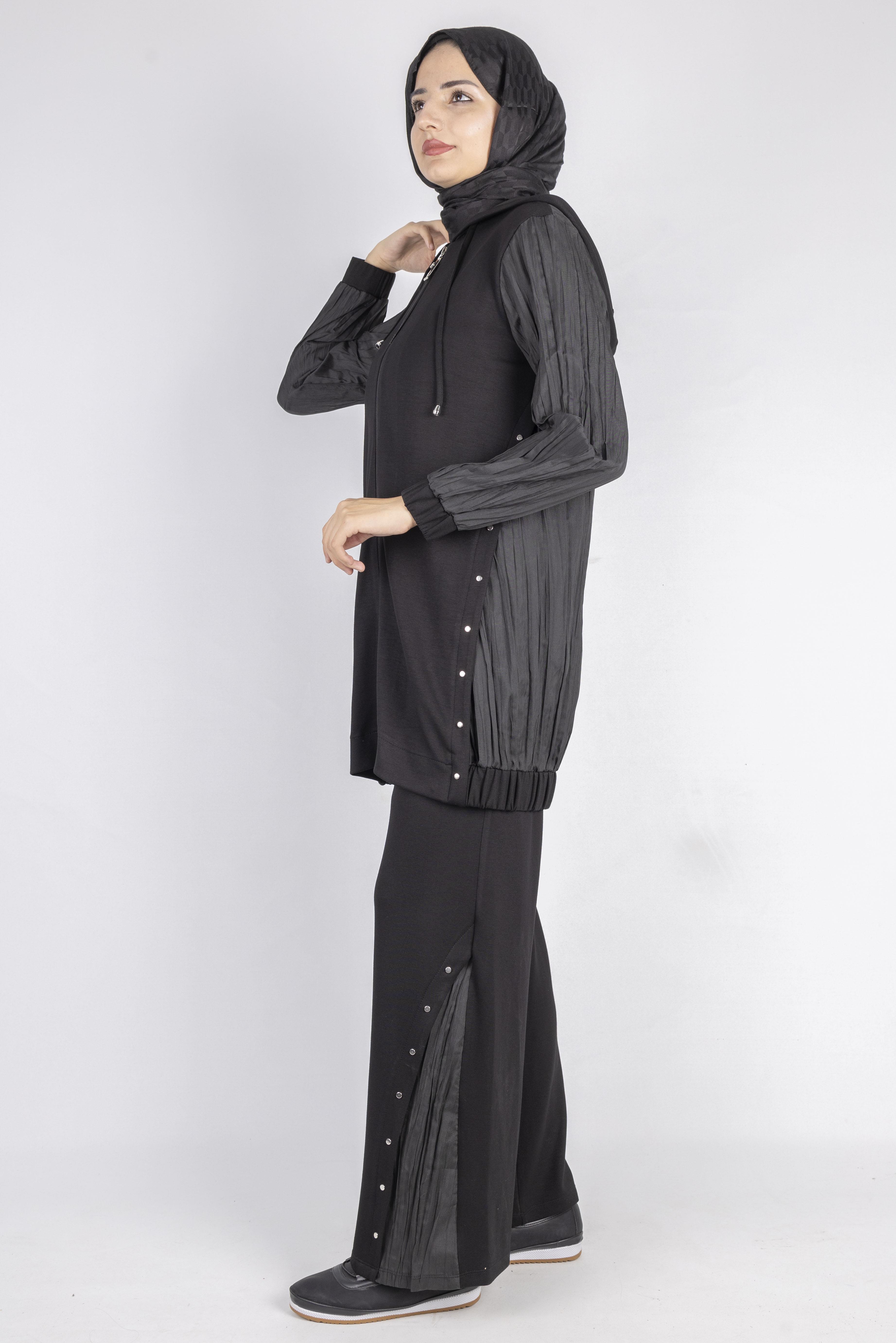 Yanları Taş Aksesuarlı Spor Tesettür Takım Siyah OTW2622