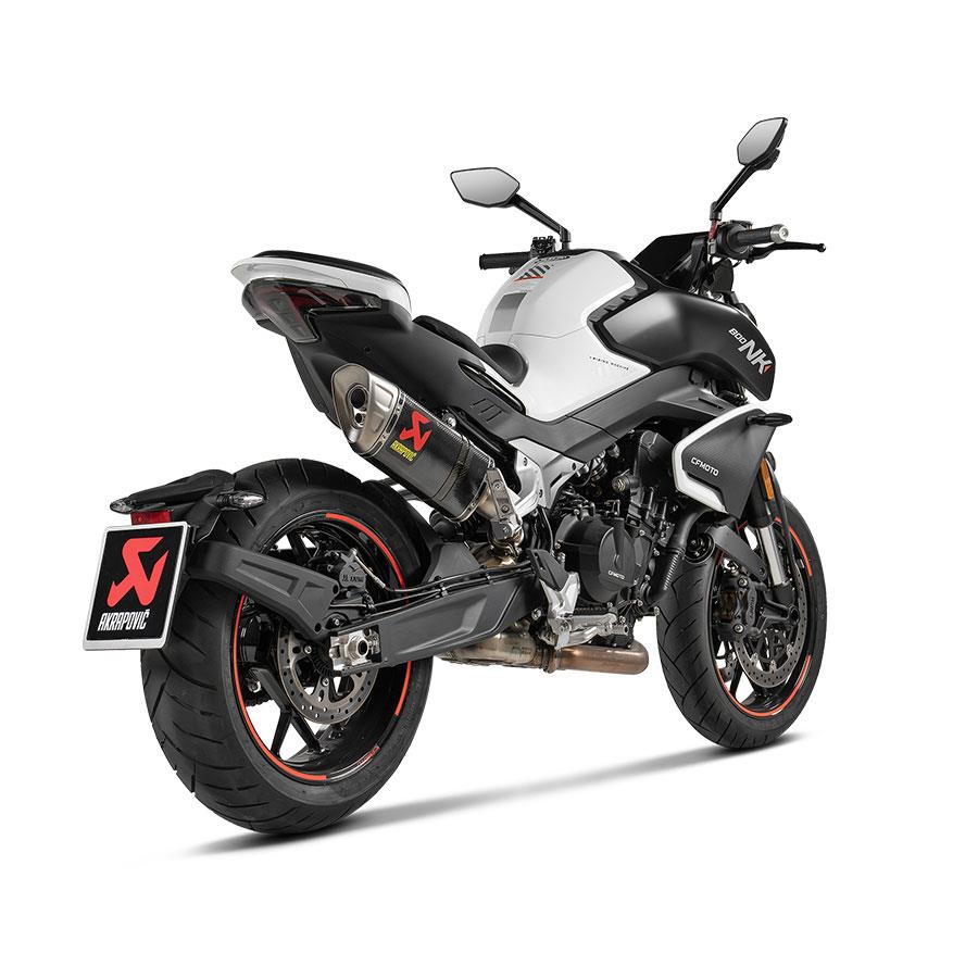 AKRAPOVIC S-CF8SO1-HAPLC CF MOTO 800NK (23-25) SLIP-ON LINE (CARBON) EGZOZ