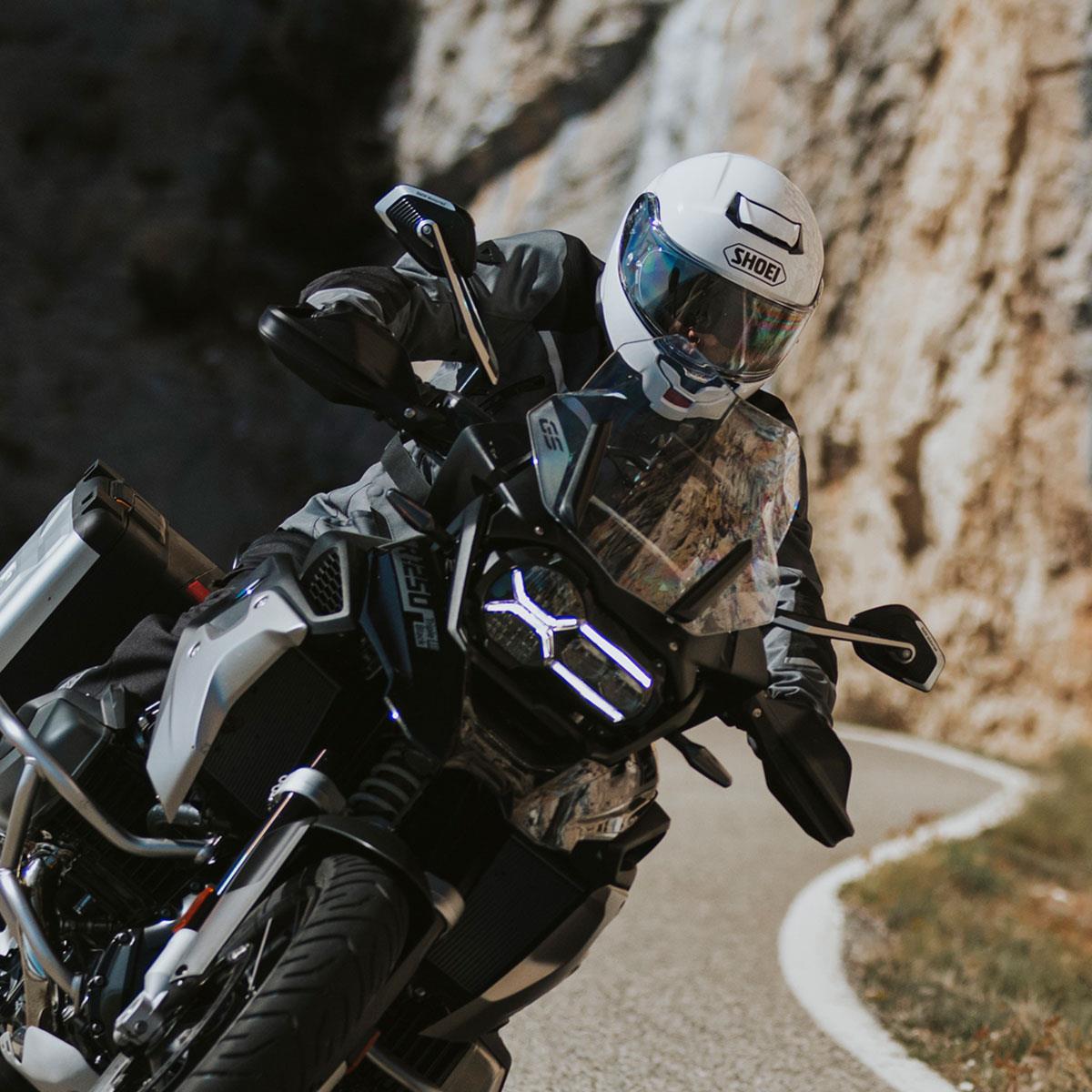 SHOEI NEOTEC 3 BEYAZ KASK