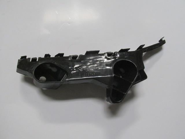 MAZDA 3- SD/HB- 14/16; ÖN TAMPON BRAKETİ SOL (PLASTİK) (TYG)