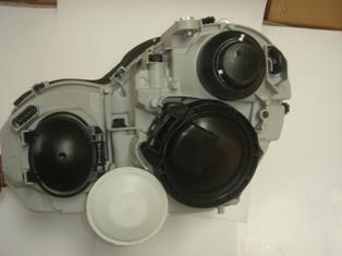 MERCEDES C CLASS- W203- 03/07; FAR LAMBASI SAĞ VAKUM AYARLI/MERCEKSİZ/ŞEFFAF CAM/5PİNLİ(H7/H7)