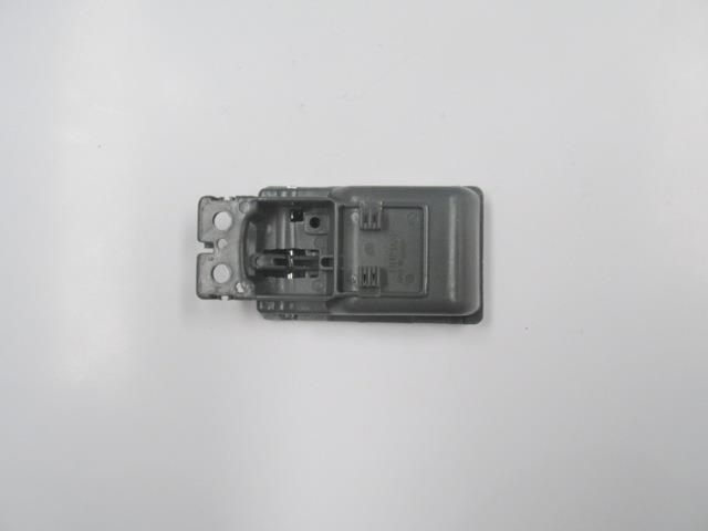 NISSAN PICK UP- D21- 89/97; ÖN KAPI İÇ AÇMA KOLU SAĞ/SOL AYNI (ADET) GRİ (TYG)