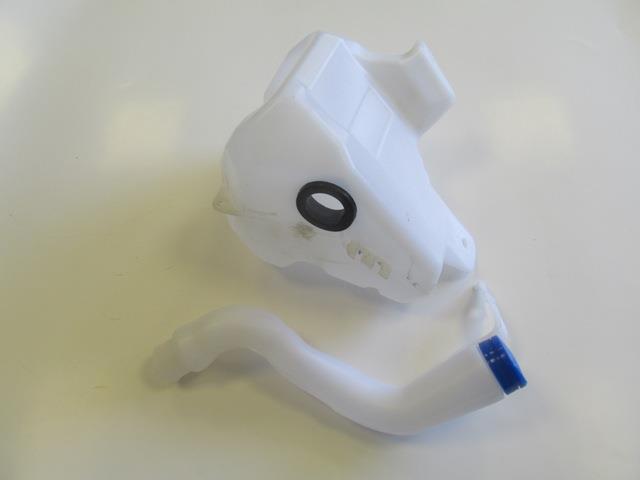 OPEL CORSA- D- 07/14; ÖN CAM SU BİDONU/DEPOSU (KAPAKLI)