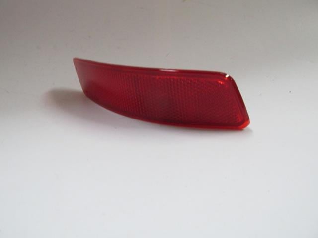TOYOTA COROLLA- NDE180- 13/18; ARKA TAMPON REFLEKTÖRÜ SAĞ KIRMIZI