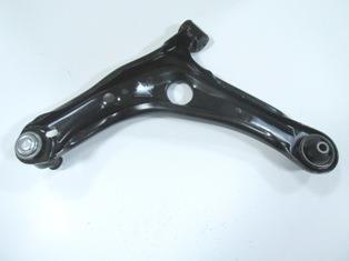 TOYOTA YARIS- 00/02; ÖN ALT TABLA SAĞ (SALINCAK) BURÇLU/ROTİLLİ (DAMLA GÖZSÜZ) (SH)