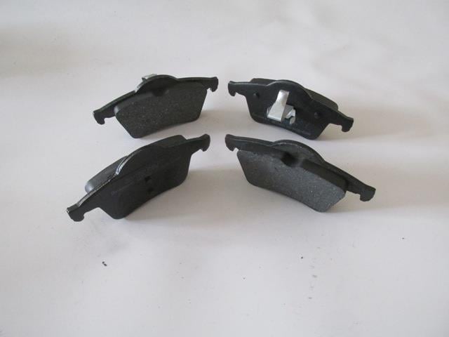 VOLVO V70- 00/04; ARKA FREN BALATASI (KABLOSUZ)(DİSK)(122,7X53,8X16,2/12;3,8X53,8X16,2)(BRAMAX)