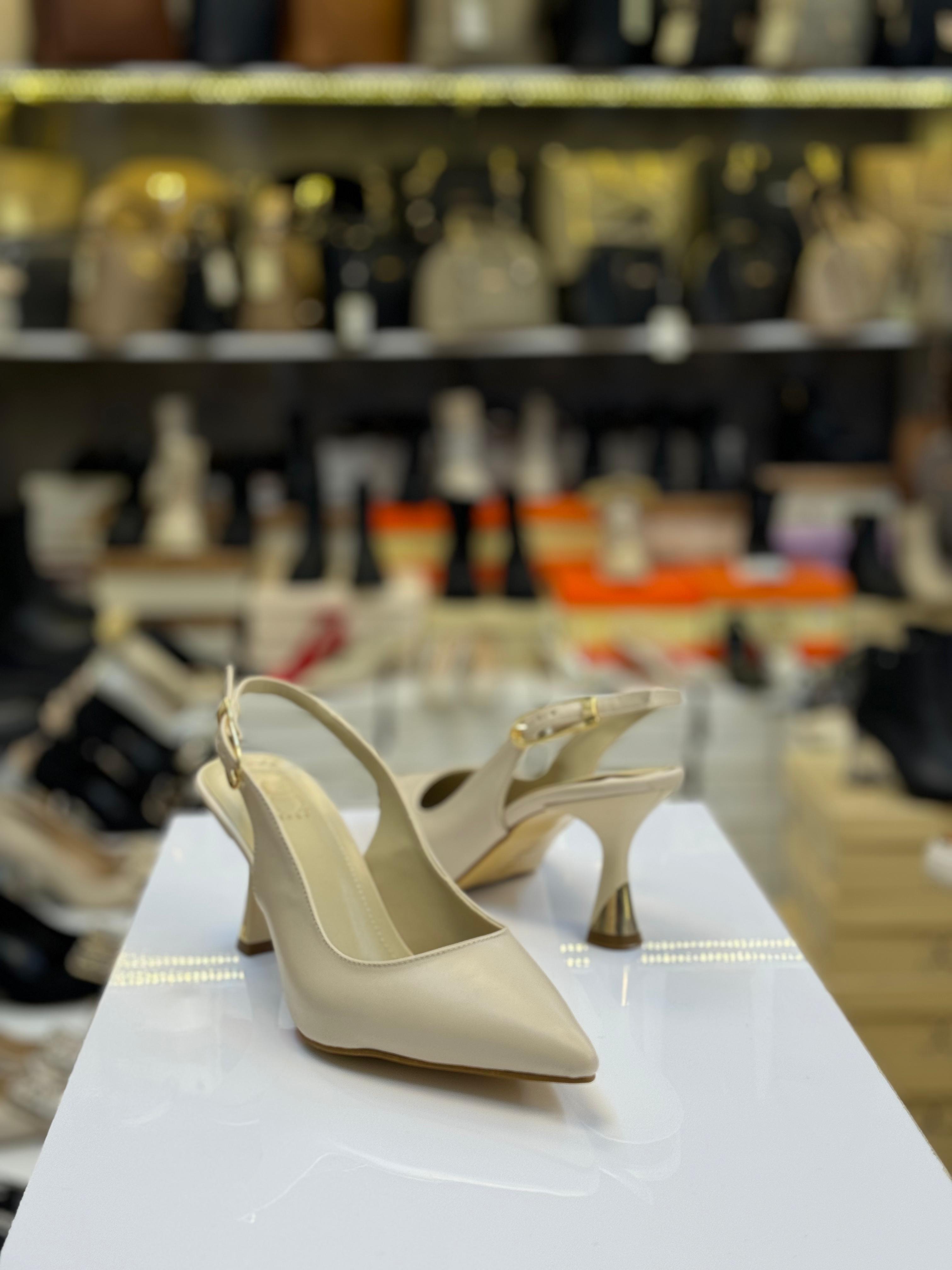 Arkası Açık Gold Detaylı Topuk Stiletto Ten Rengi