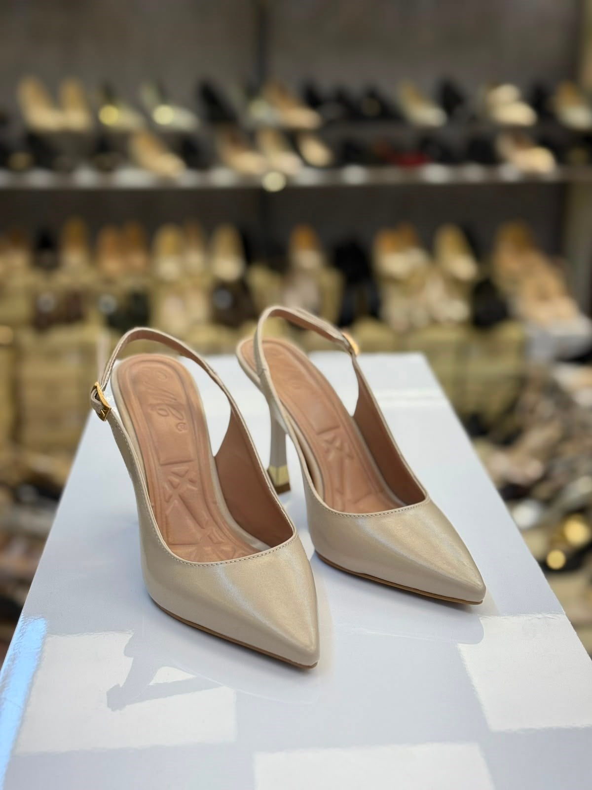 Arkası Açık Yüksek Topuk Düz Stiletto Ten Rengi
