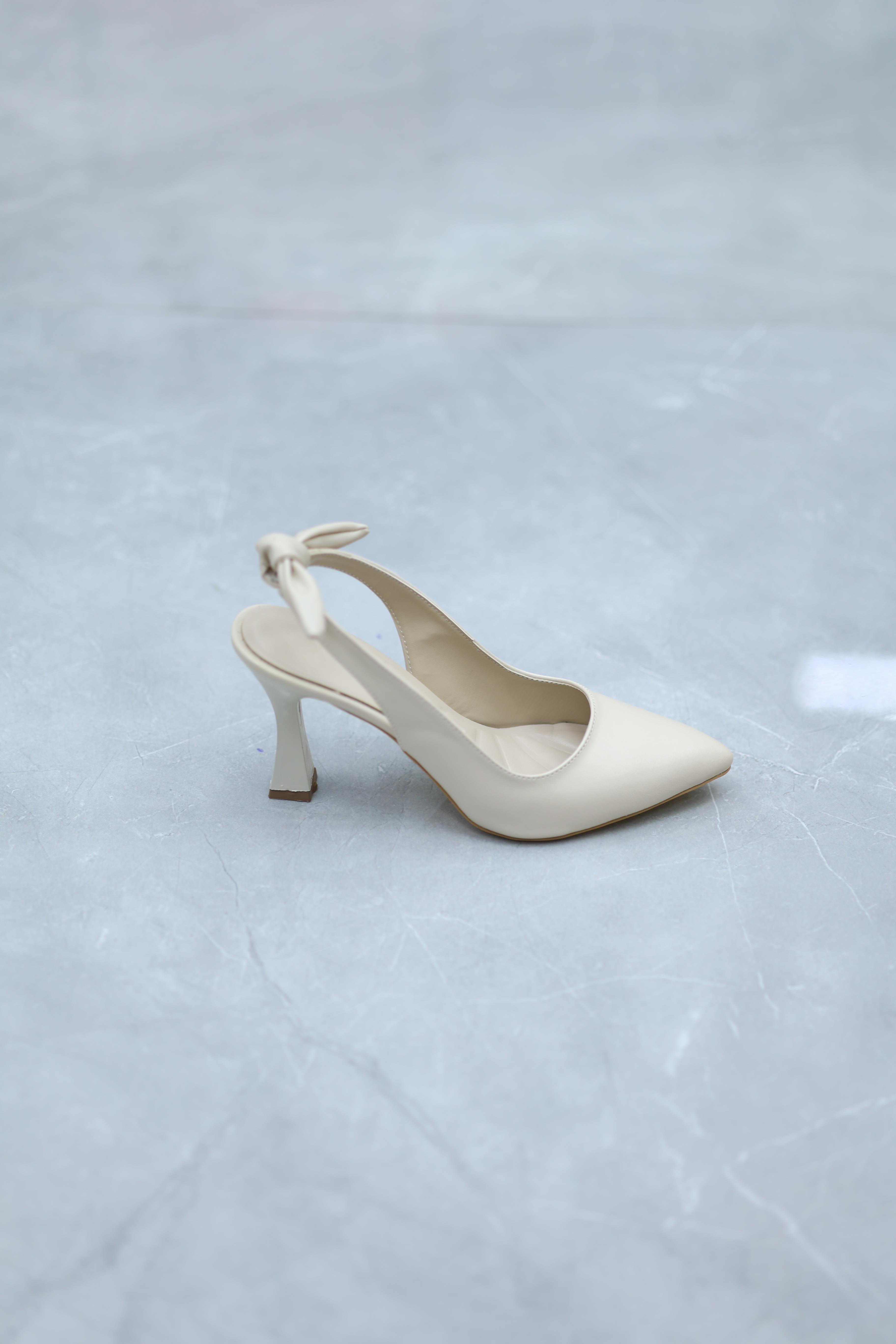 Arkası Fiyonklu Ten Topuklu Rahat Kadın Ayakkabı