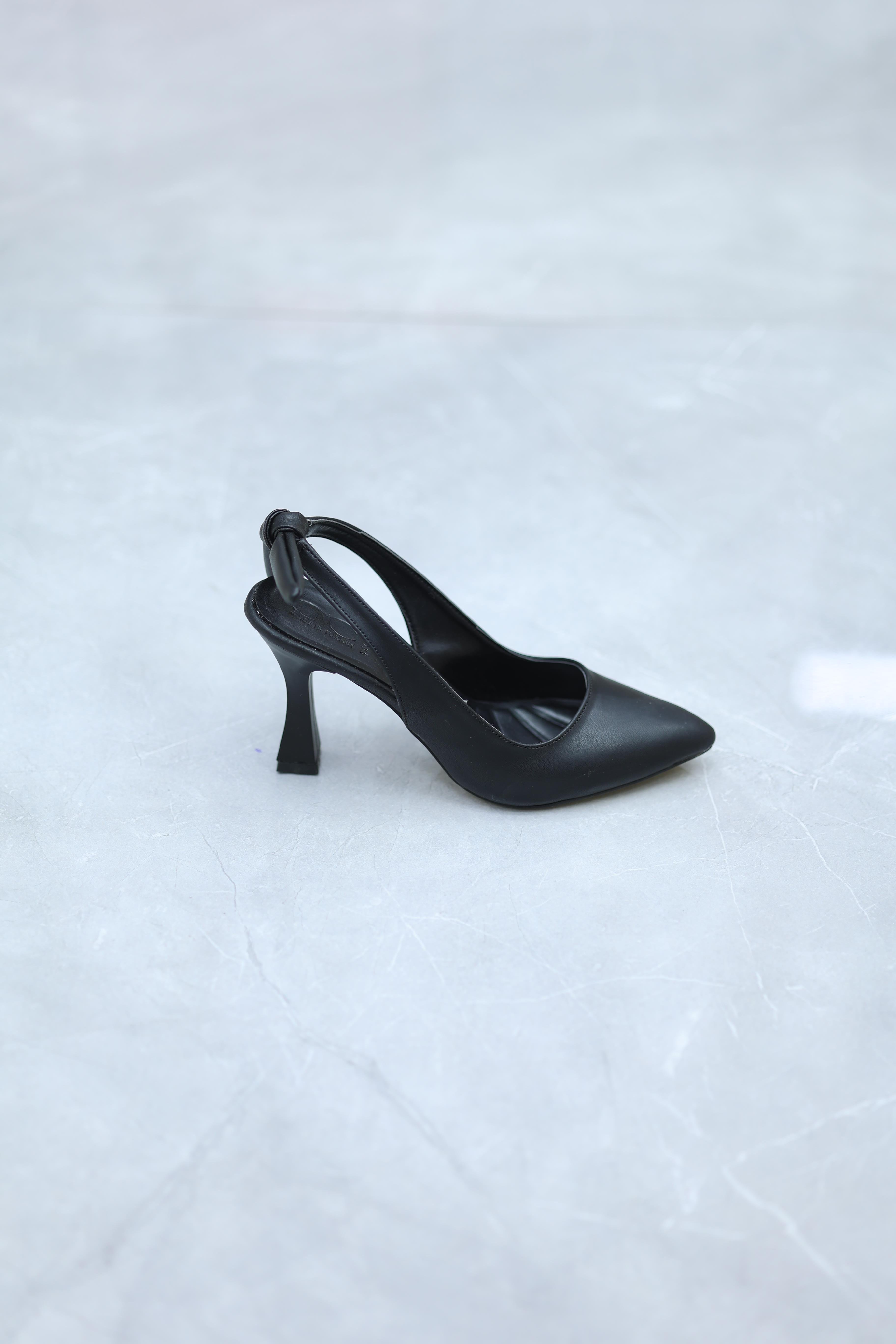 Arkası Fiyonklu Topuklu Rahat Kadın Ayakkabı