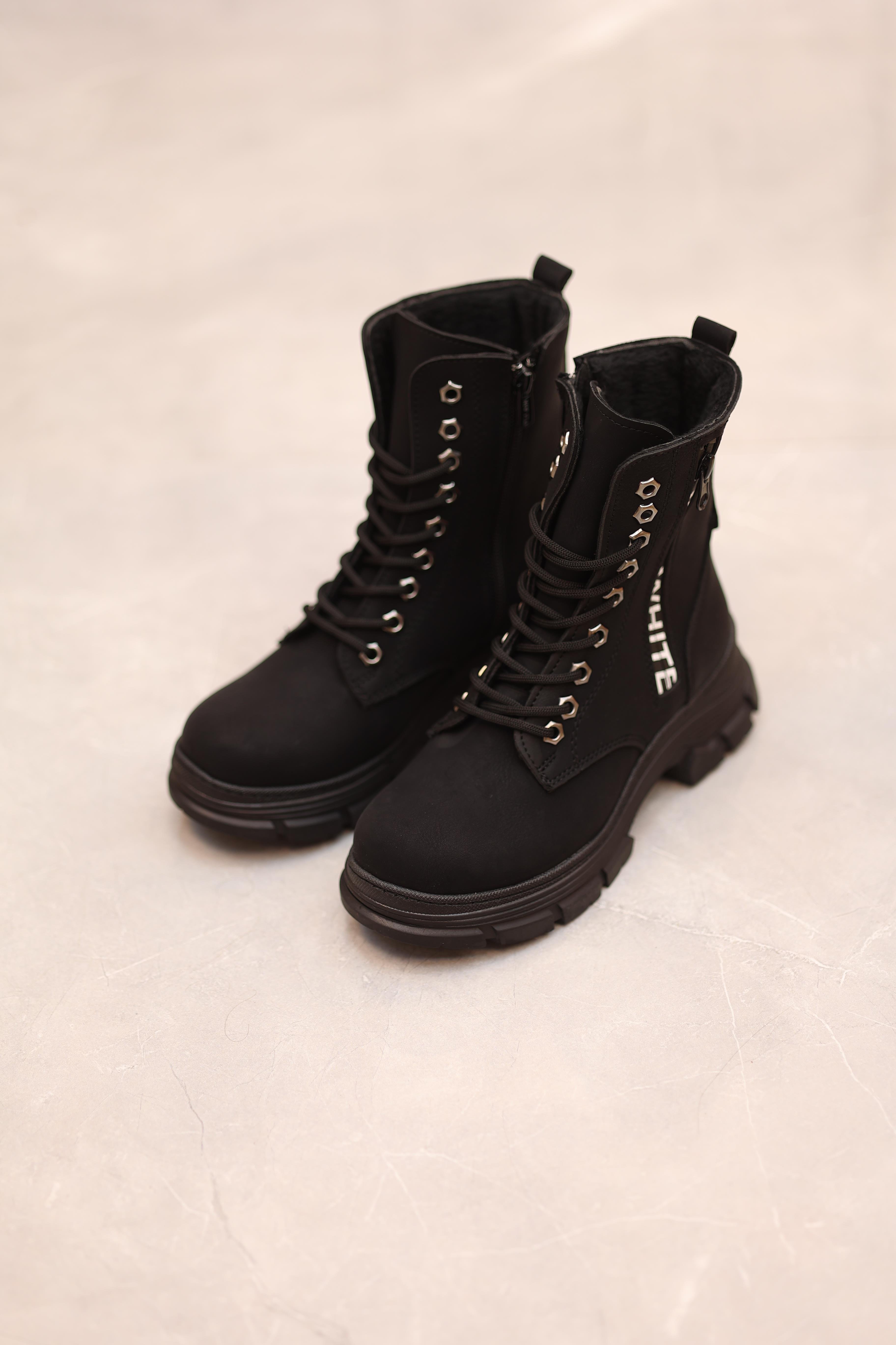 Bağcıklı Ayak Üşütmez Kaymaz Taban Postal