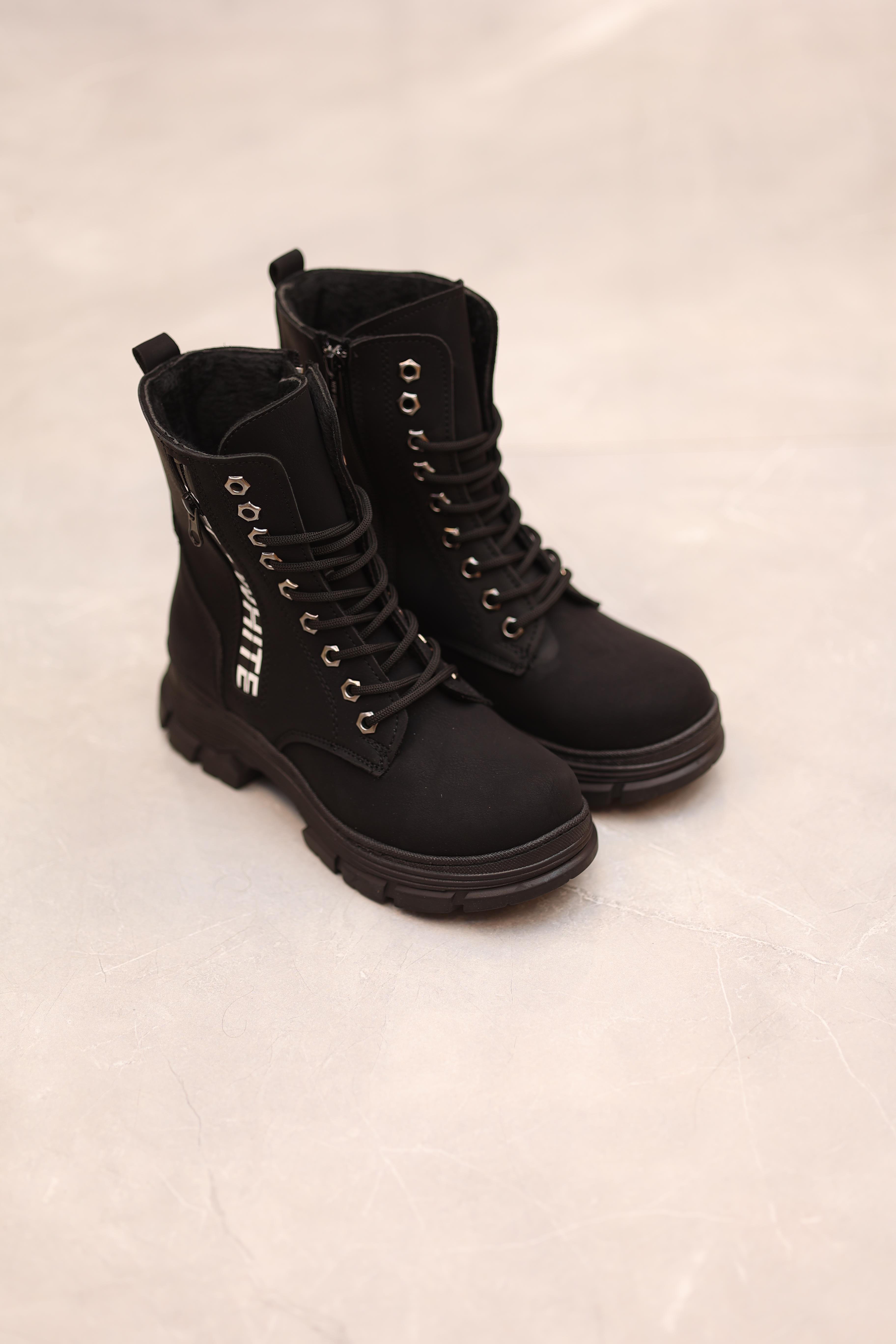 Bağcıklı Ayak Üşütmez Kaymaz Taban Postal