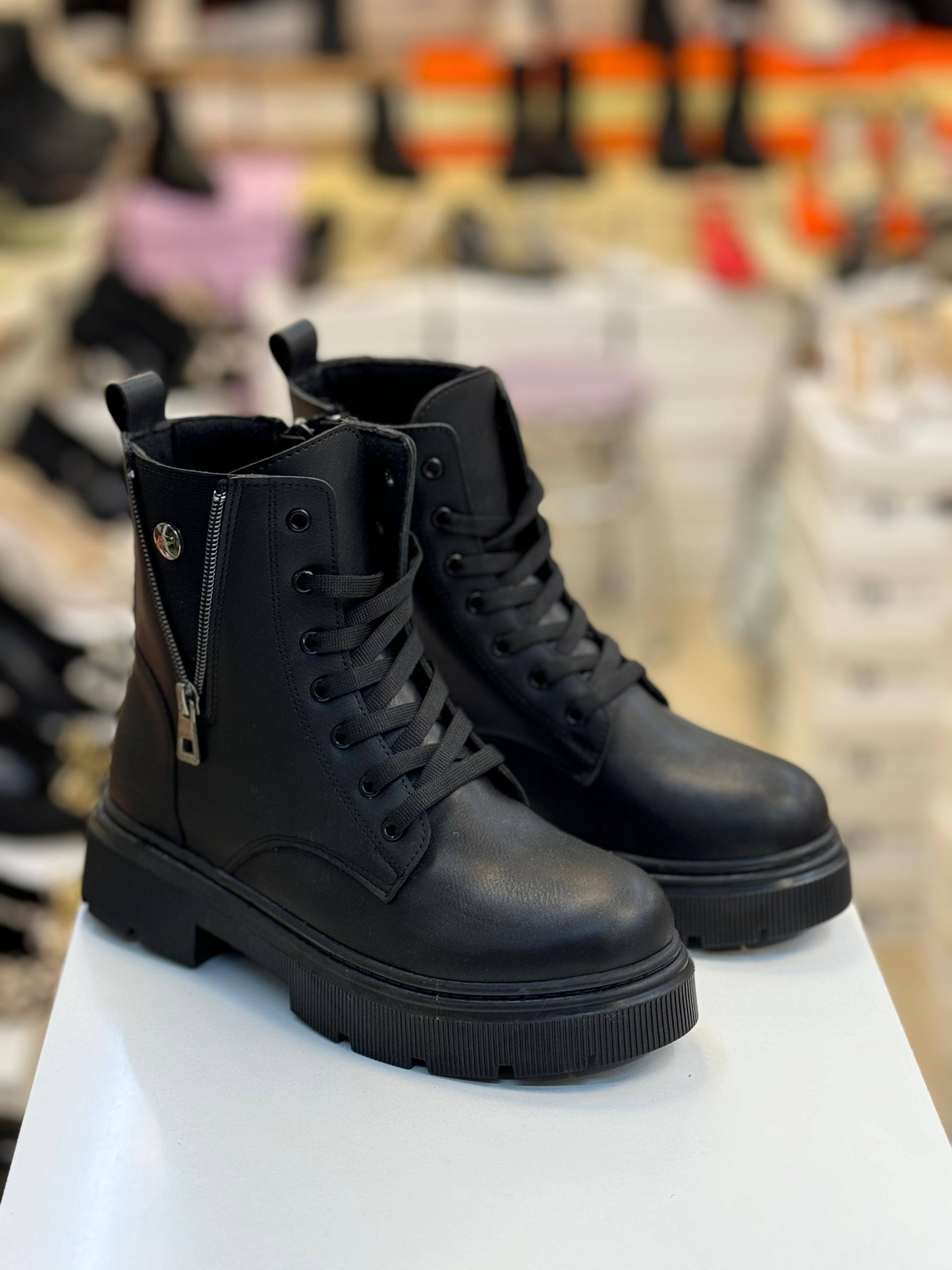 Bağcıklı Fermuar Aksesuarlı Siyah Kaymaz Taban Postal