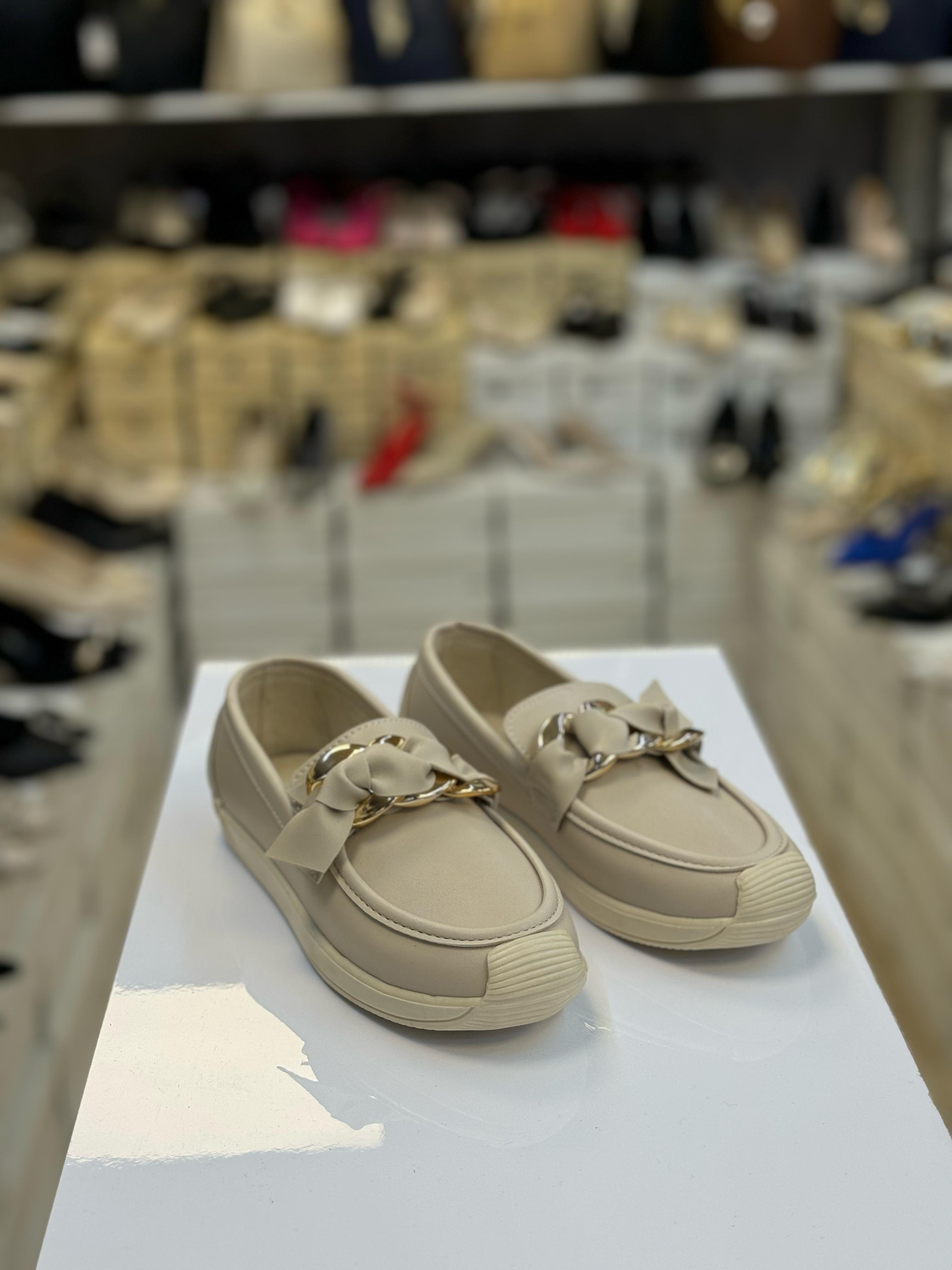 Bağlama detaylı krem renk Babet