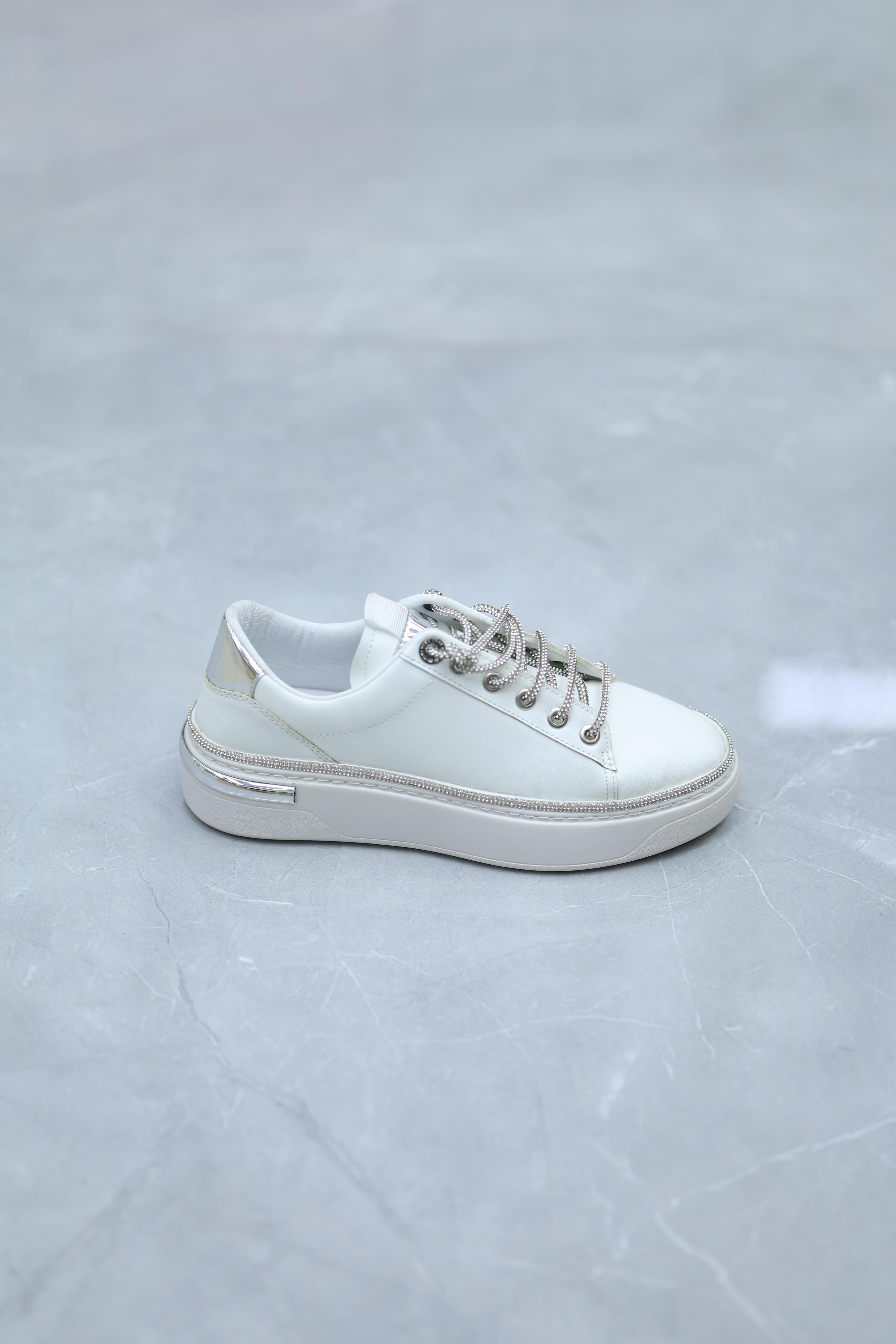 Beyaz Taş Detaylı Günlük Spor Ayakkabı