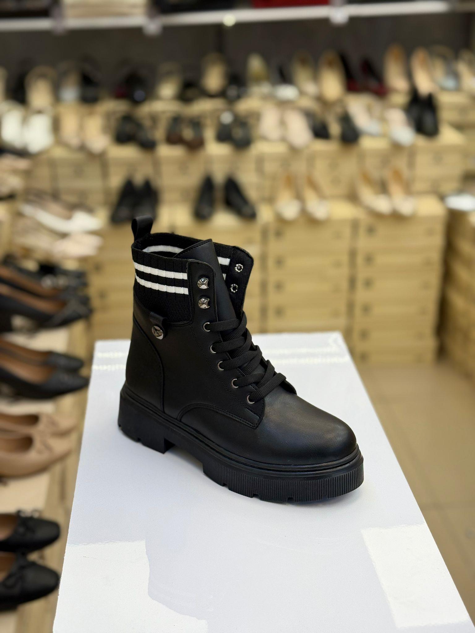 Boğazı Desenli Postal Bot Siyah FL03-SYH