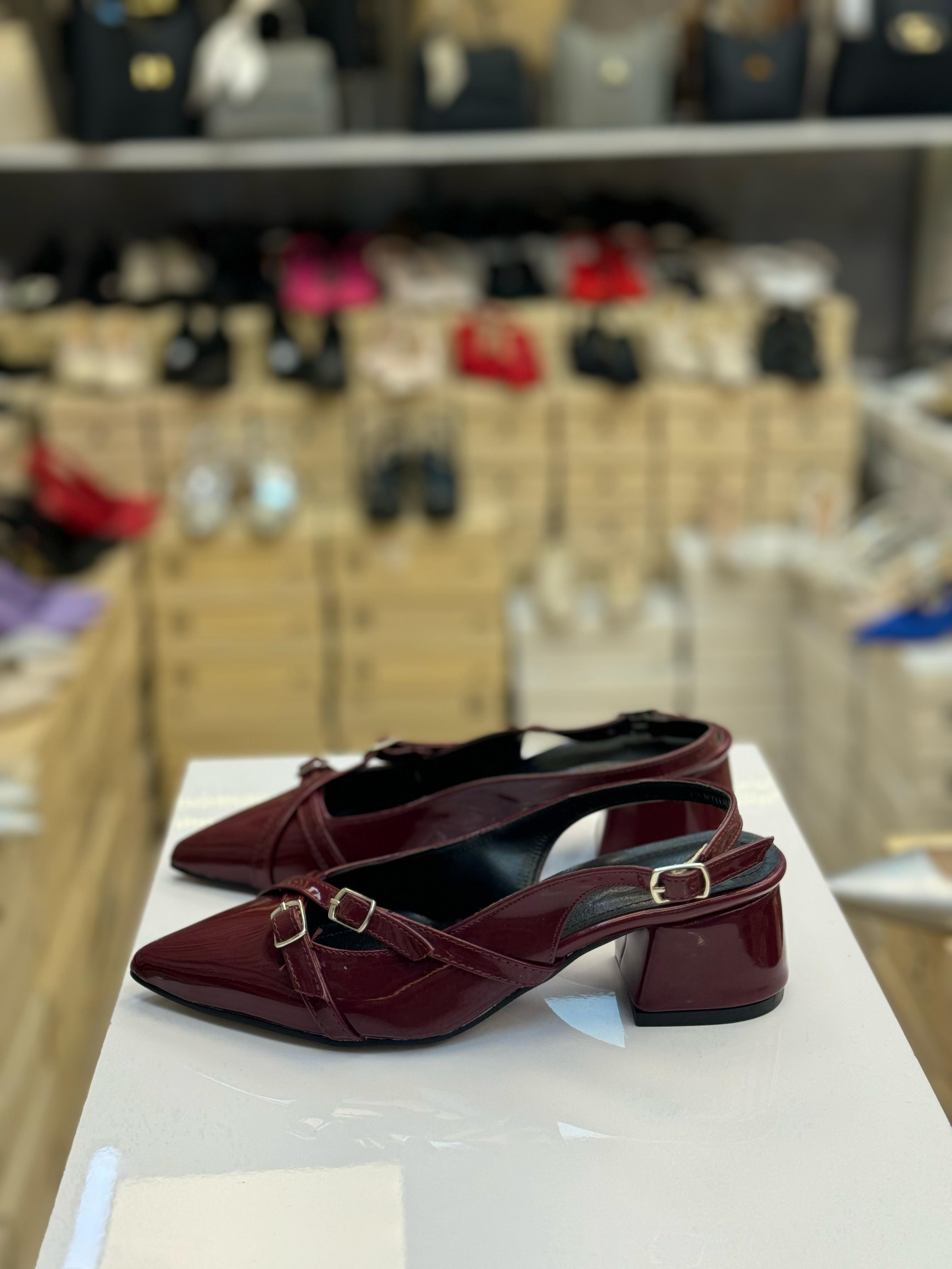 Bordo Kare Kısa Topuk Kadın Ayakkabısı