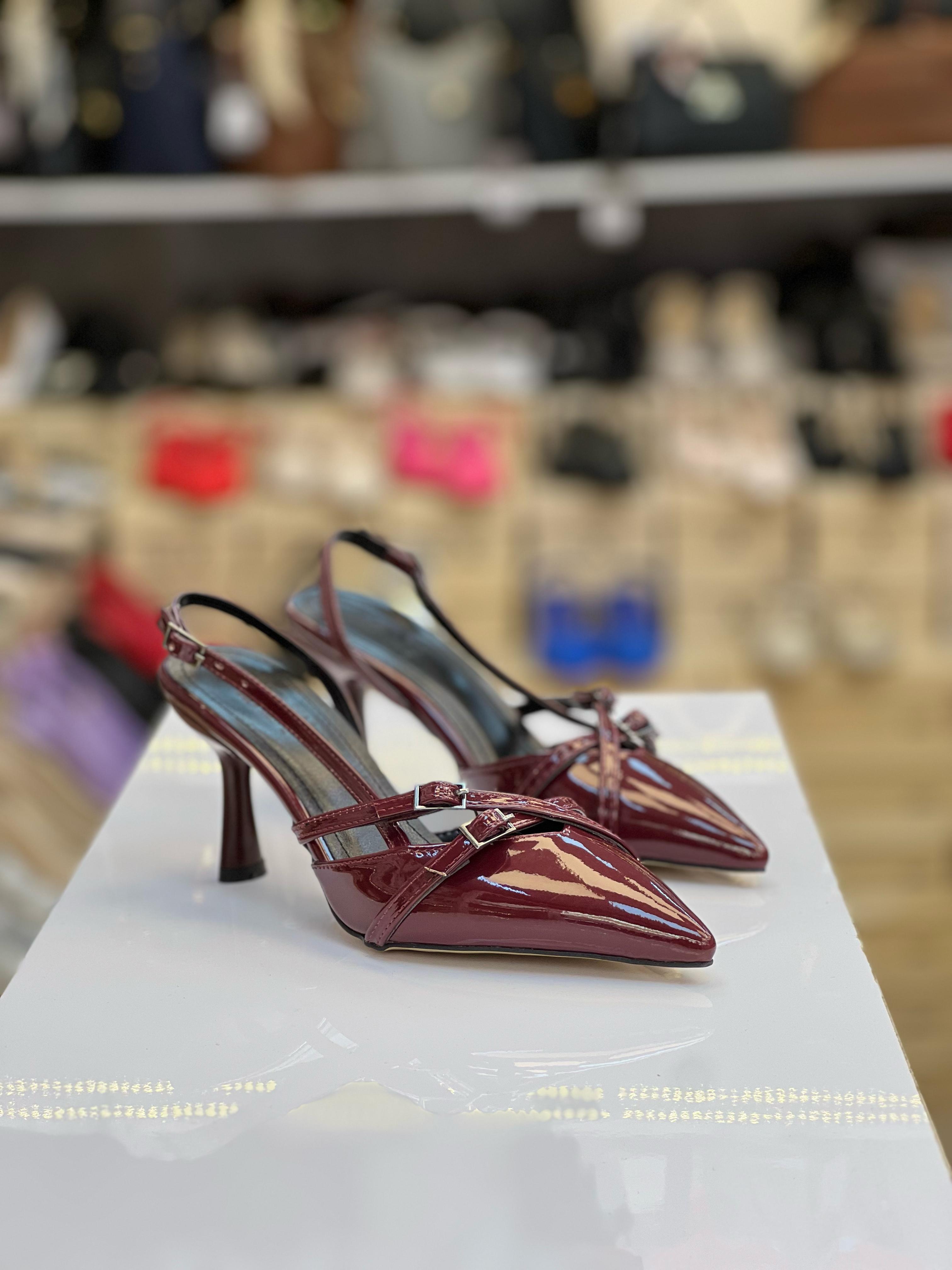 Bordo Üstü Tokalı Arkası Açık Stiletto