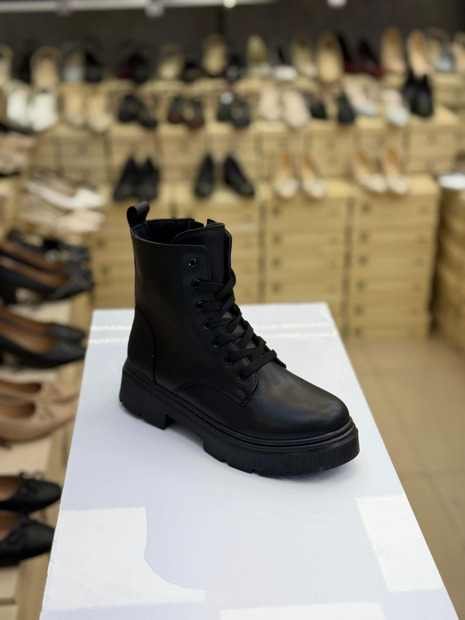 Düz Kaymaz Taban Kadın Postal Siyah FL02-SYH