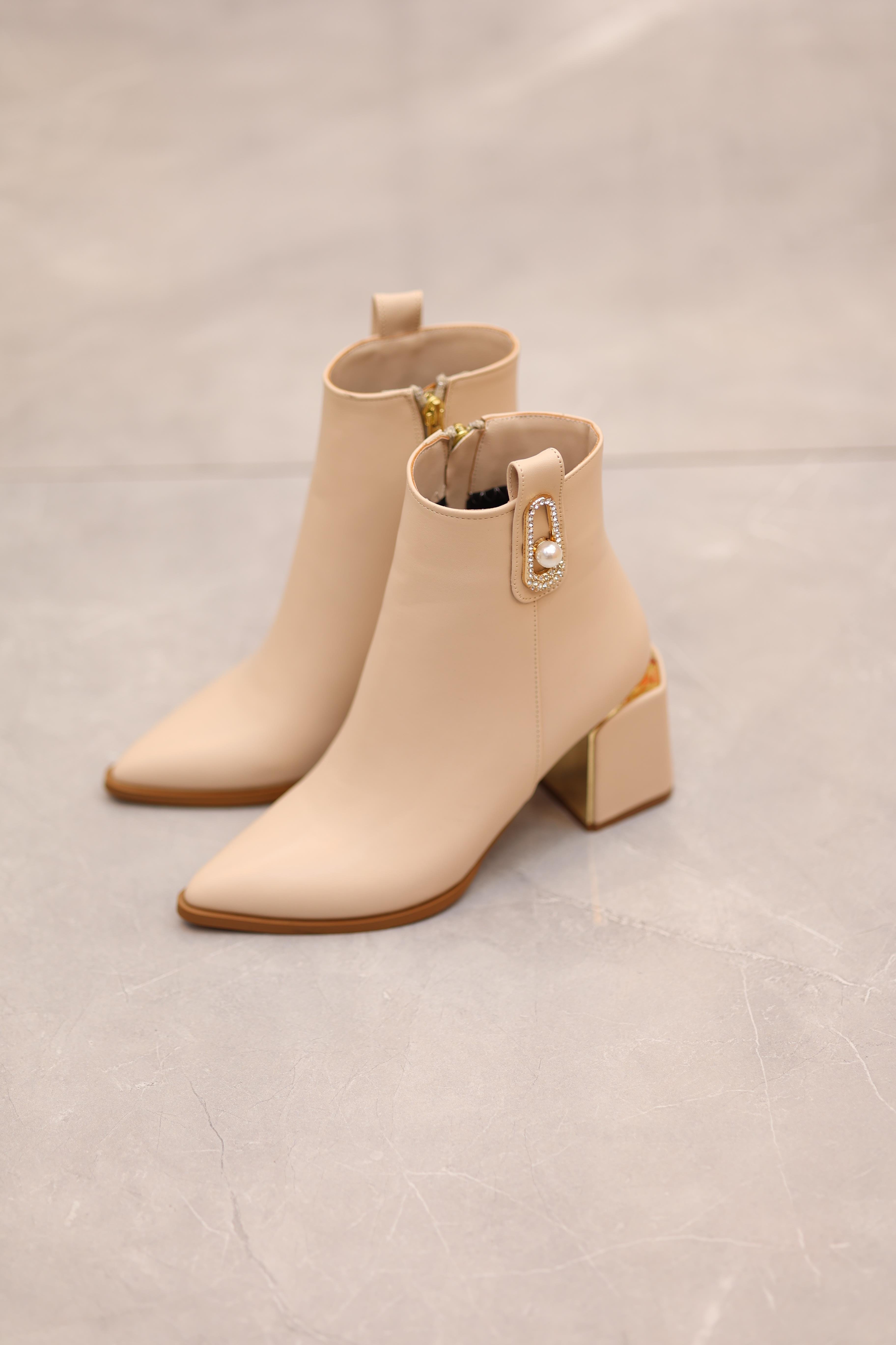 Galvaniz Topuk Detaylı Taşlı Günlük Bot