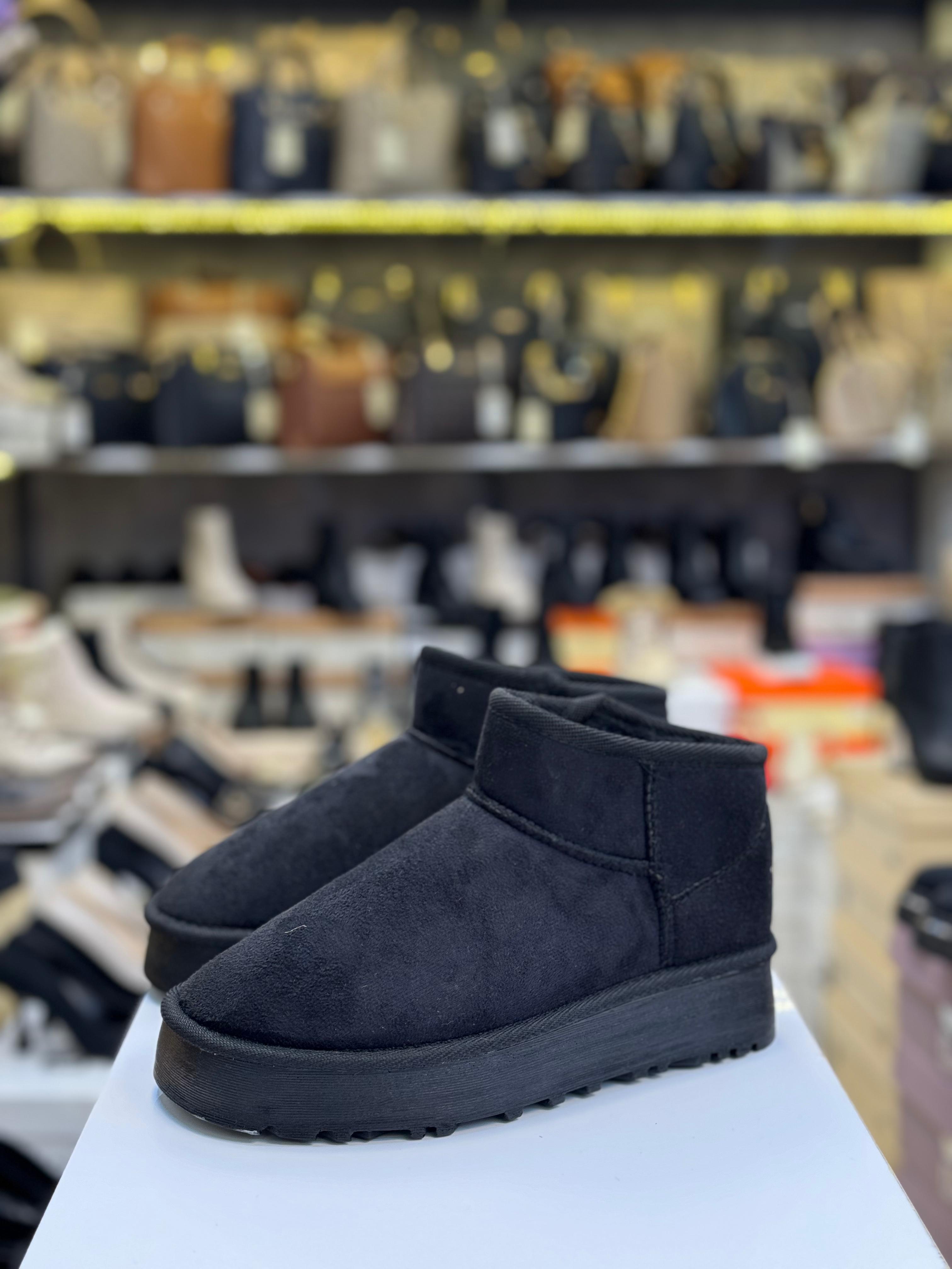 İçi Kürklü Mini Kalın Taban Siyah Renk Kadın Bot