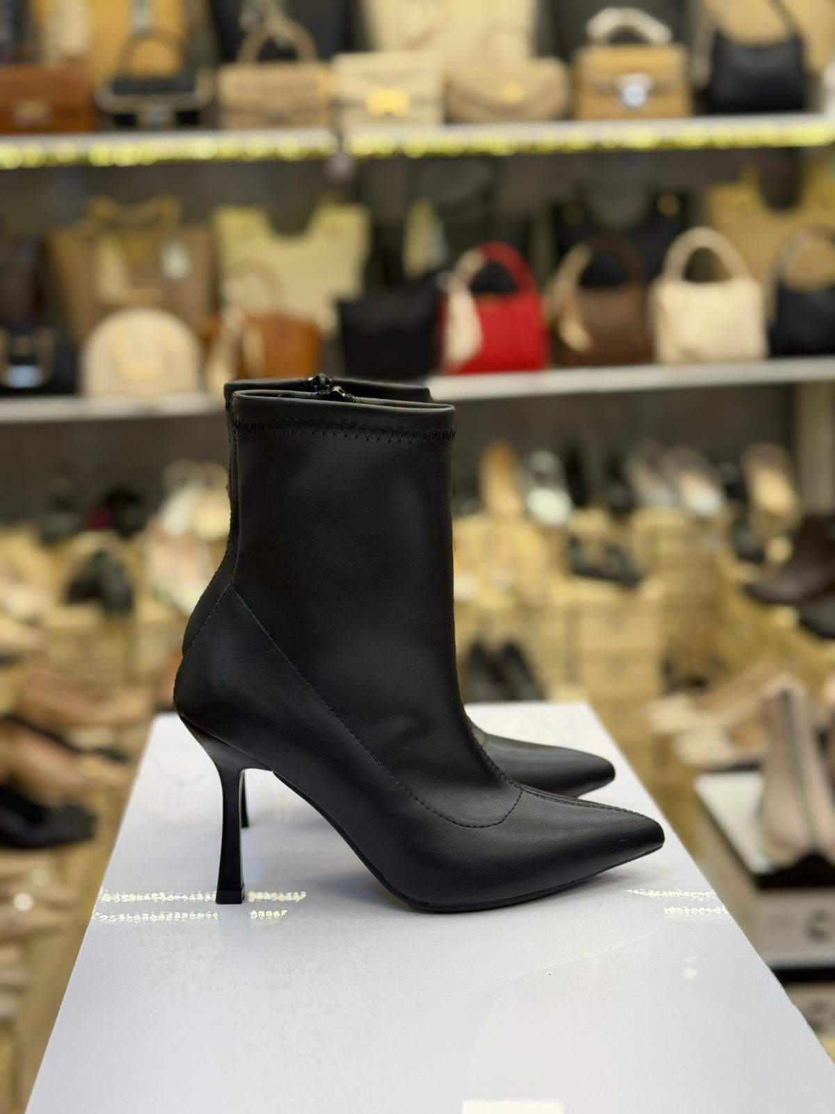 Kadeh Topuk Sivri Burun Streç Bot