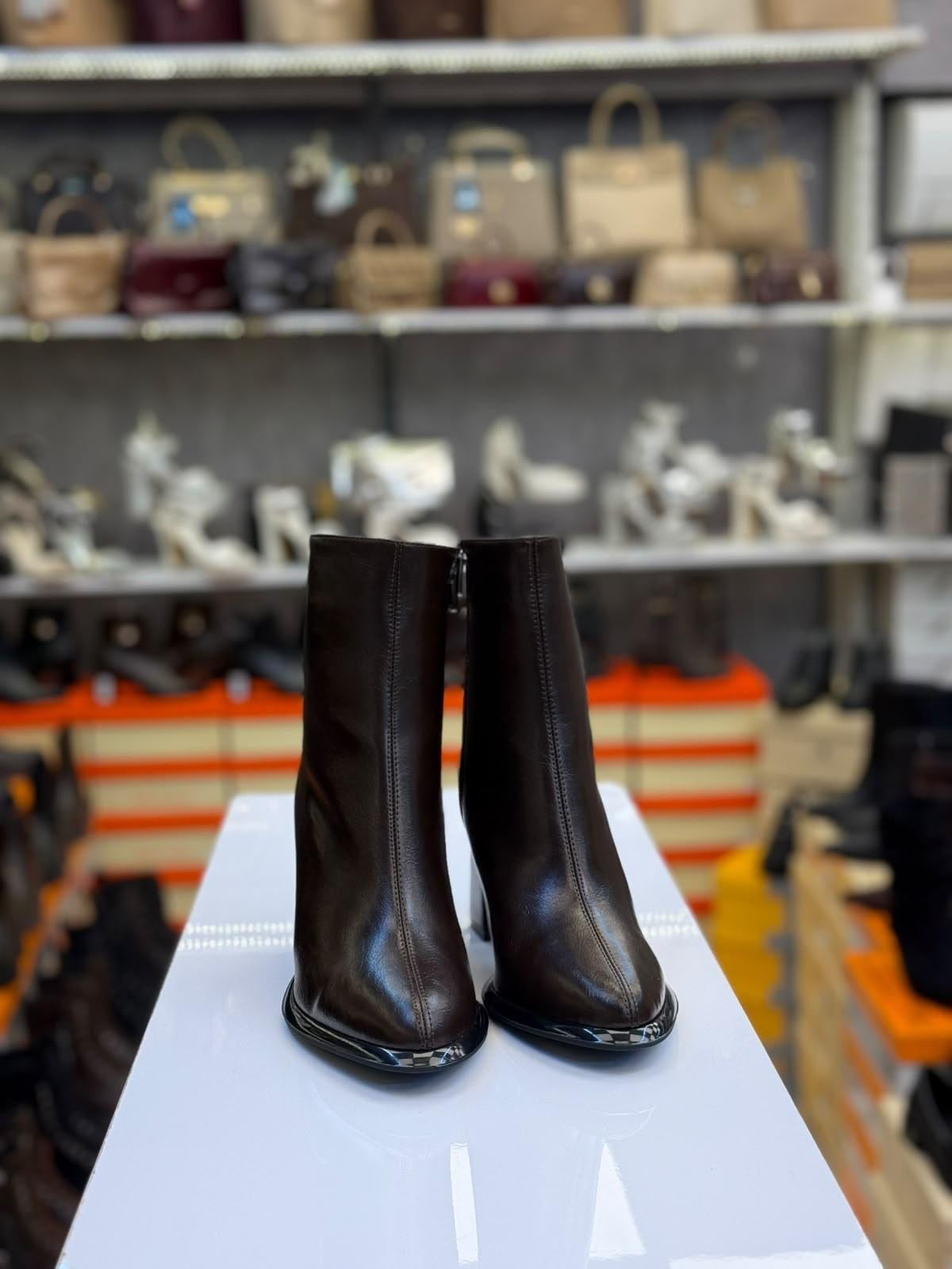Kadın Kısa Bot Sivri Burun Blok Topuk Topuklu Kahve