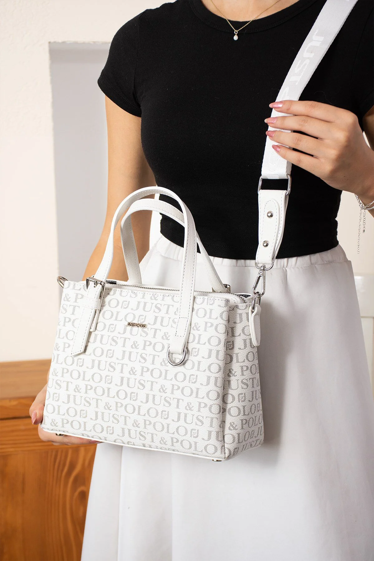 Kadın Suya Dayanıklı Ayarlanabilir Çapraz Askılı Nikel Aksesuar 4 Gözlü El ve Omuz Çantası