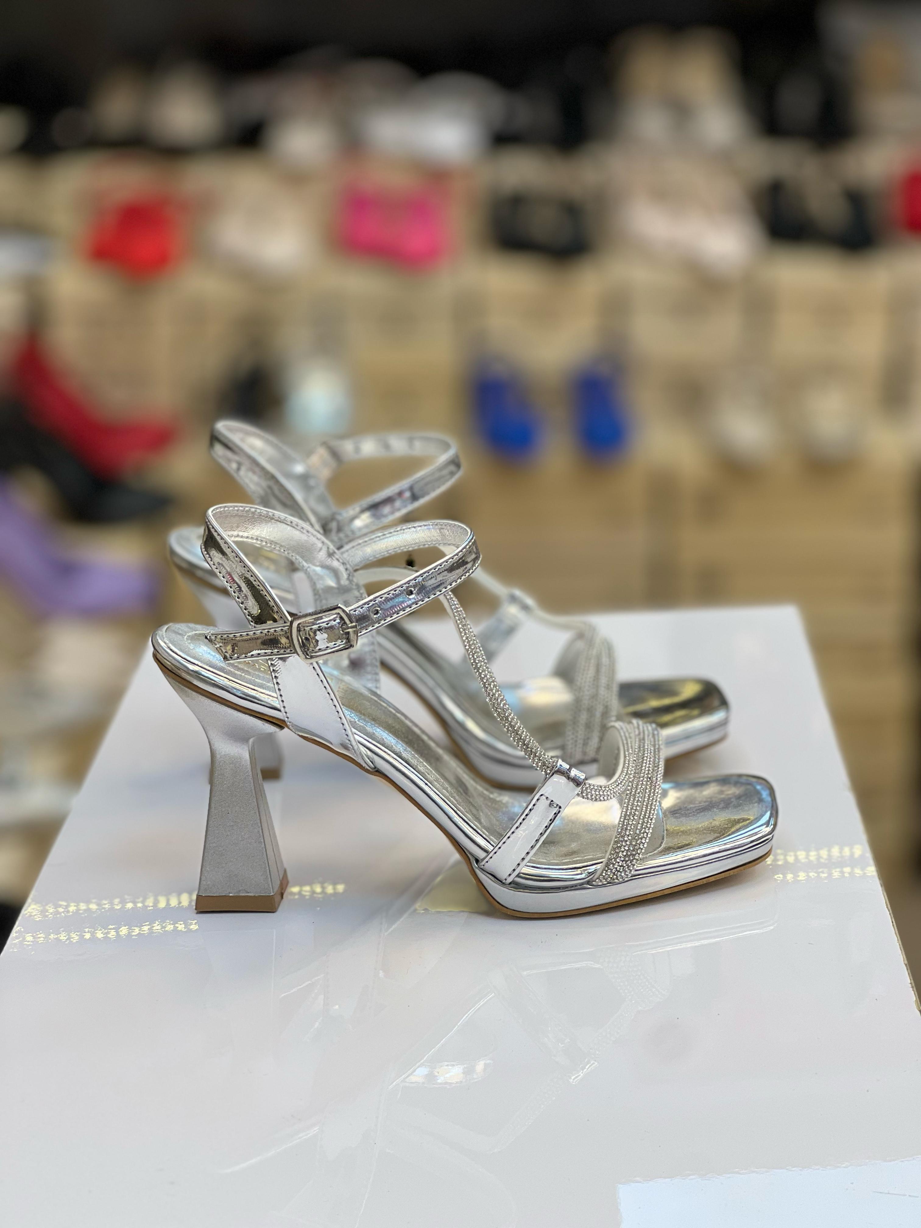 Kadın Taşlı Platform Gümüş Rahat Ayakkabı