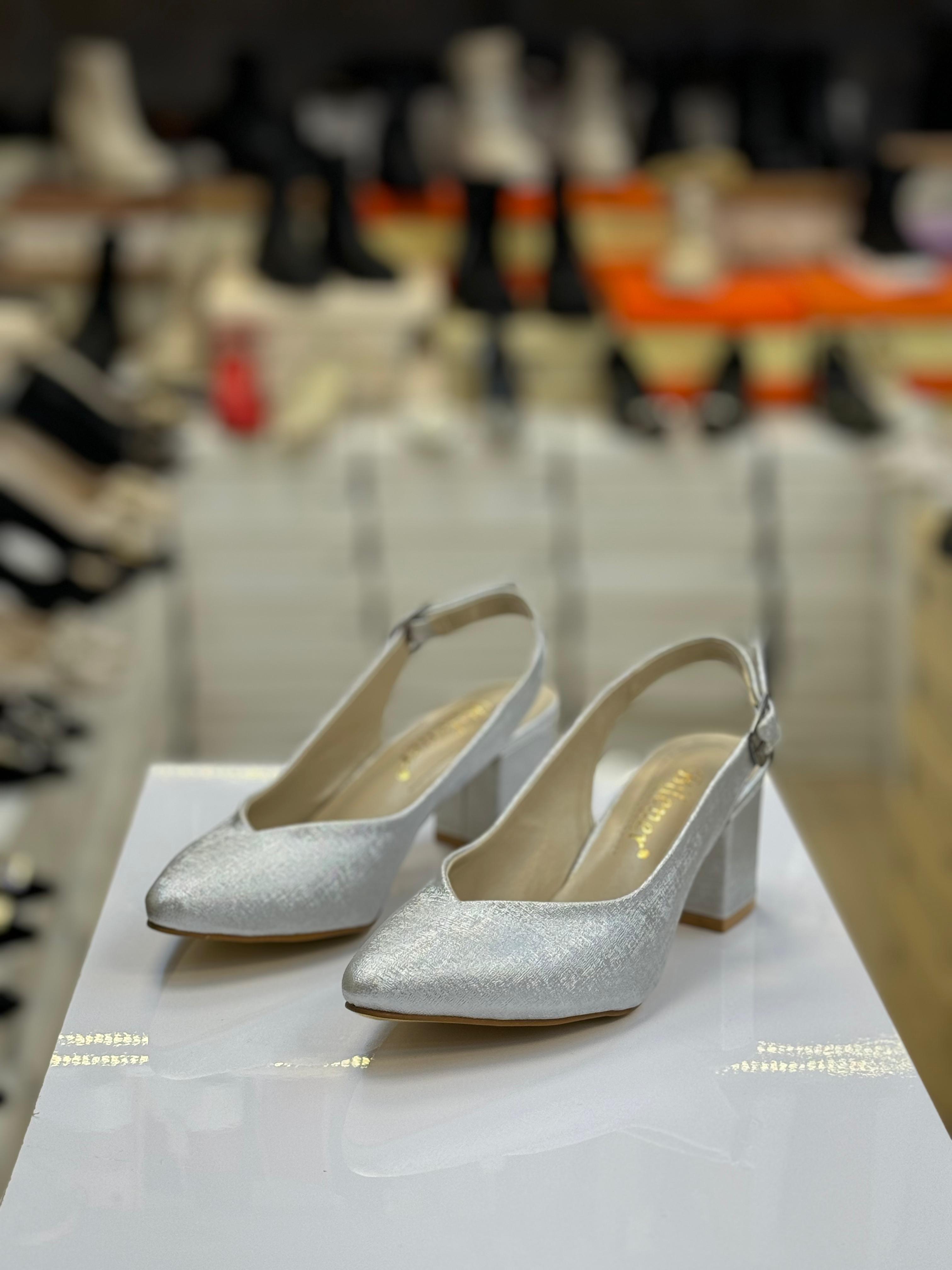 Kalın Kare Topuk Rahat Arkası Açık Gümüş Stiletto
