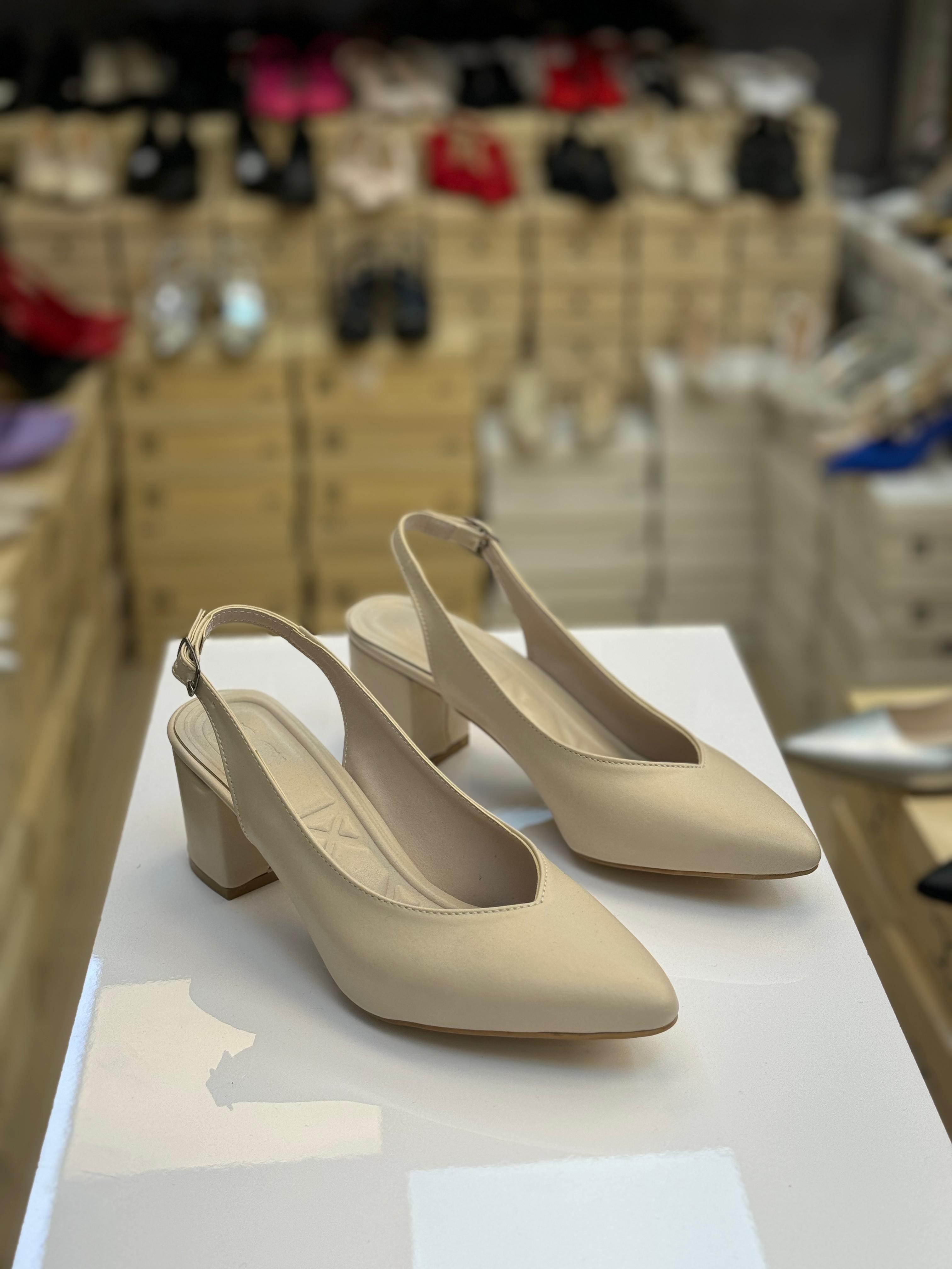 Kalın Kare Topuk Rahat Arkası Açık Ten Stiletto