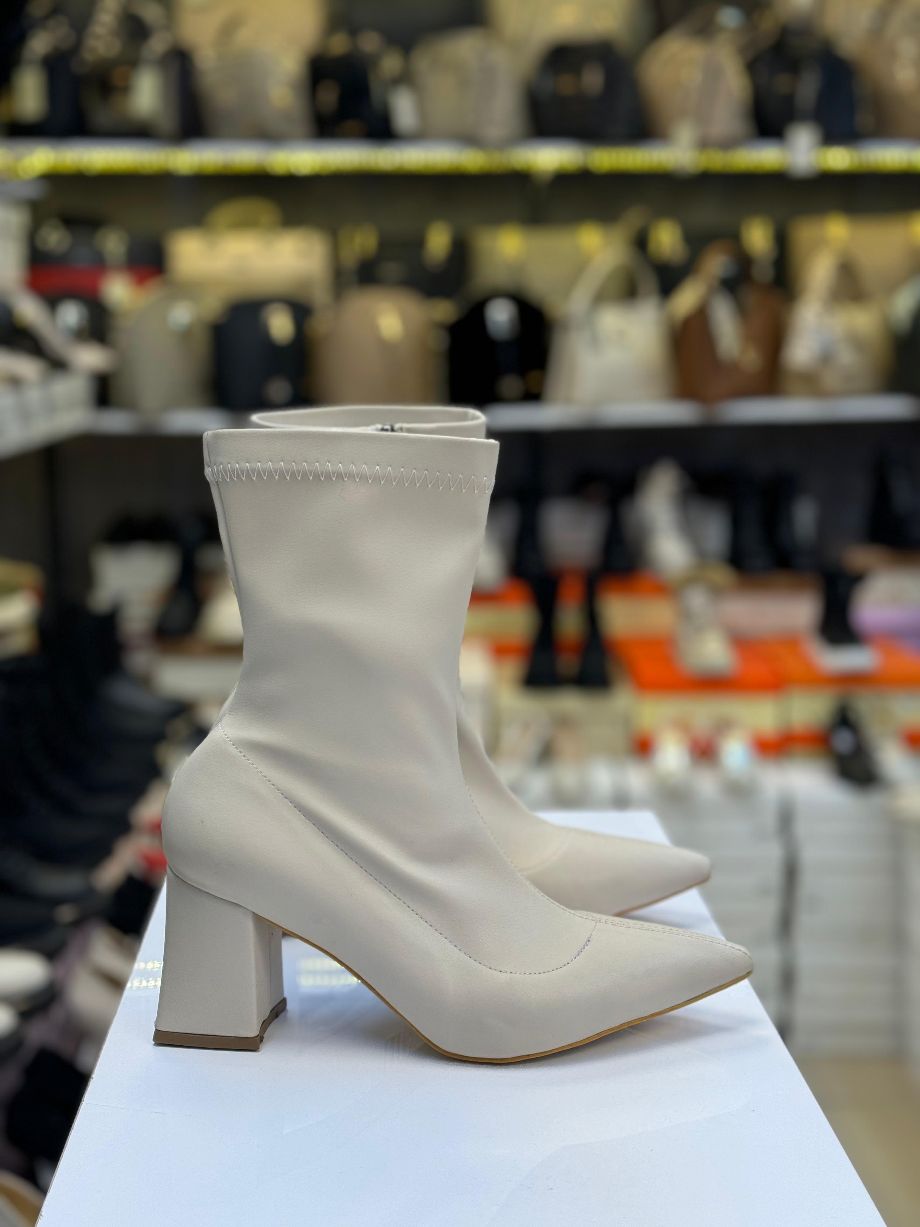 Kalın Topuk Streç Rahat Bayan Bot Siyah