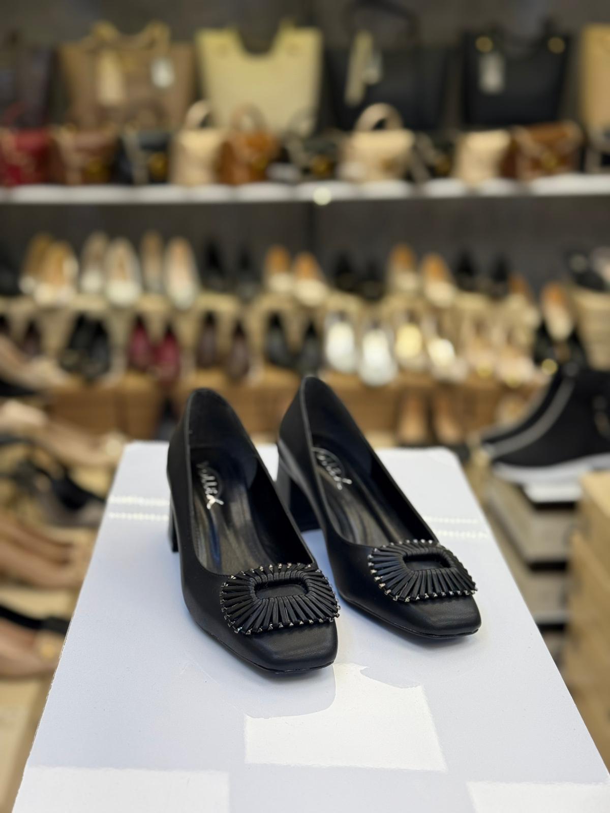 Kare Burun İthal Tokalı Siyah