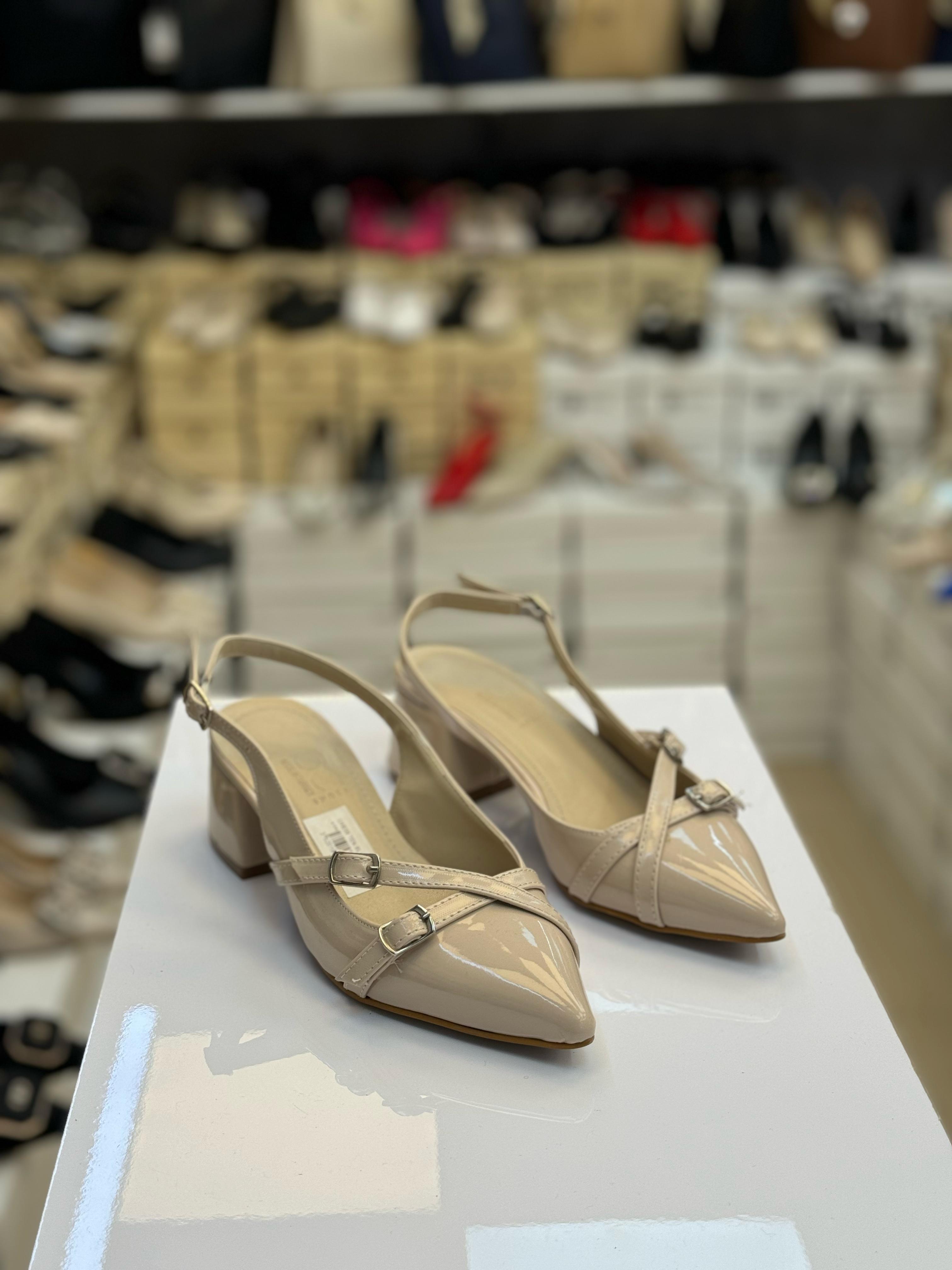 Kare Kısa Topuk Kadın Ayakkabısı