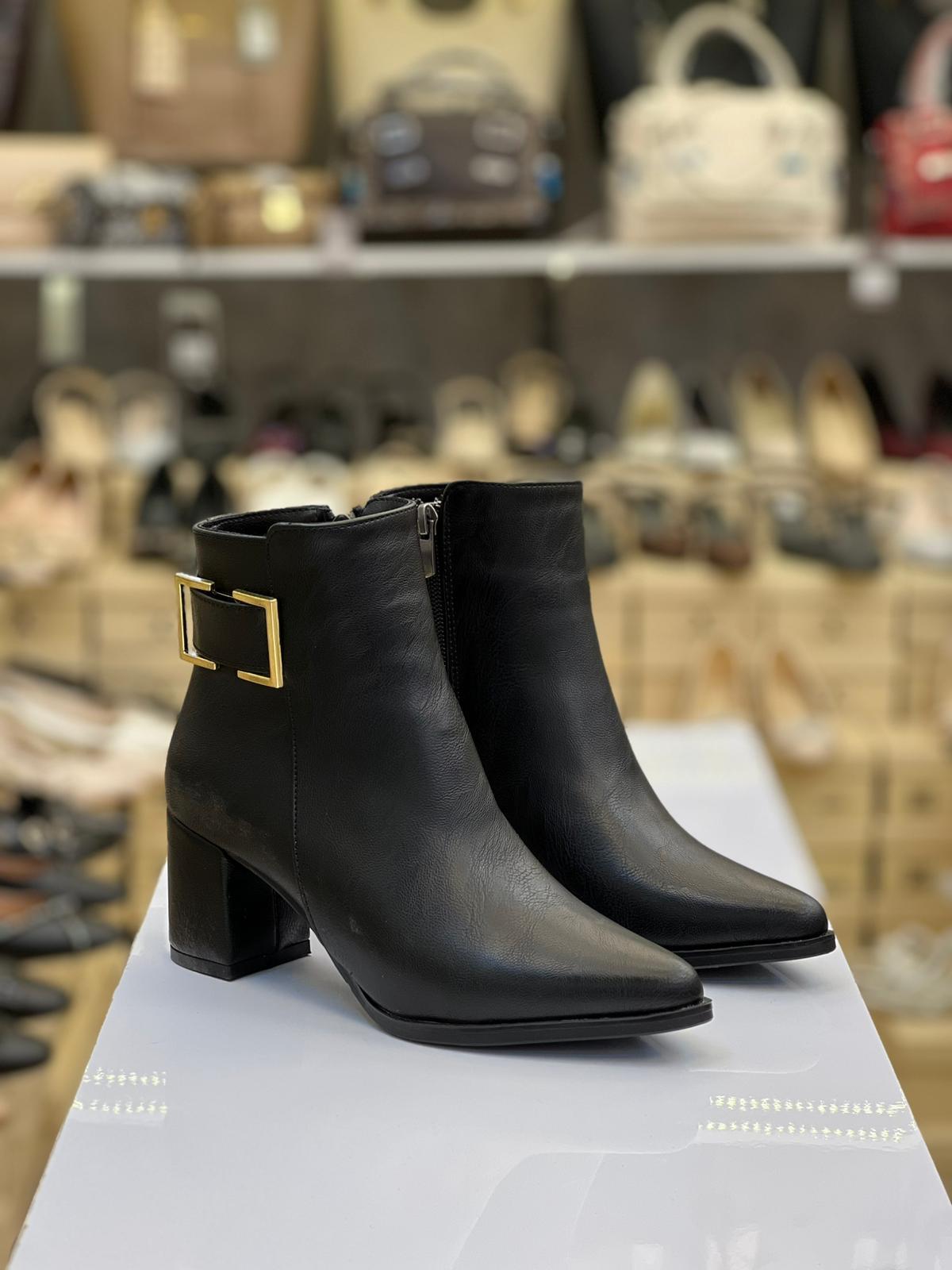 Kare Toka Fermuarlı Bot