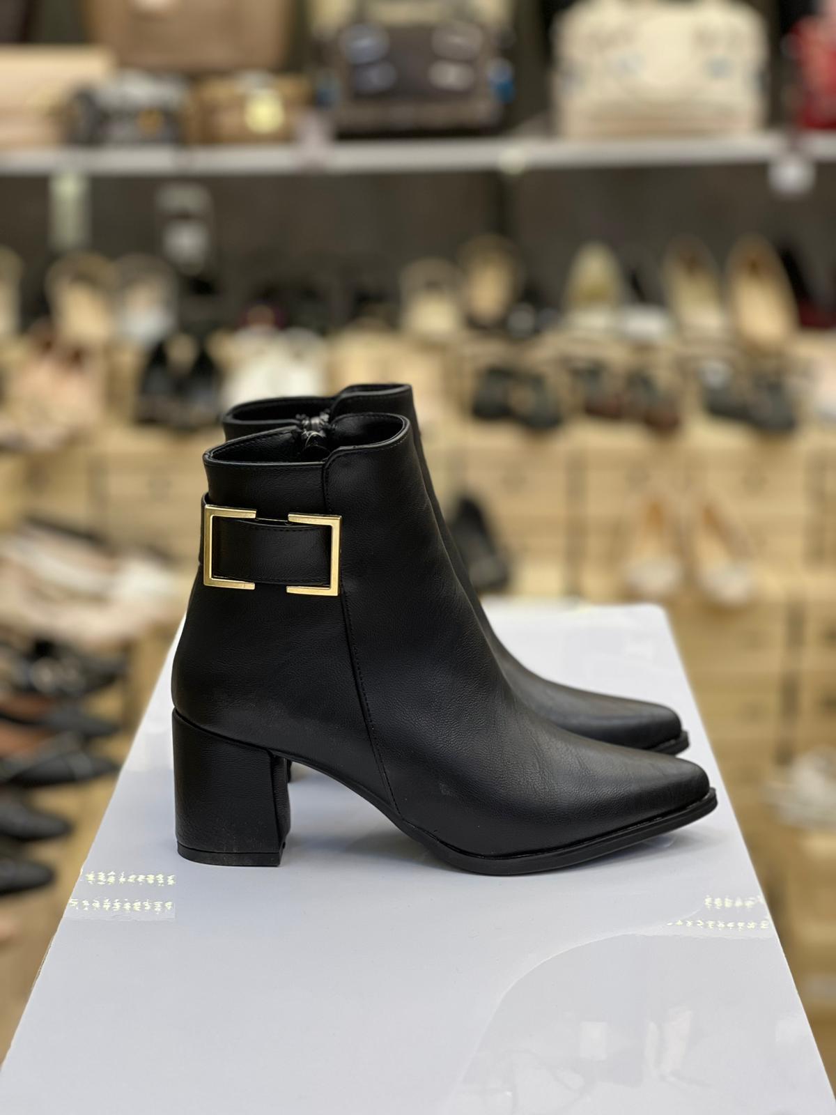 Kare Toka Fermuarlı Bot