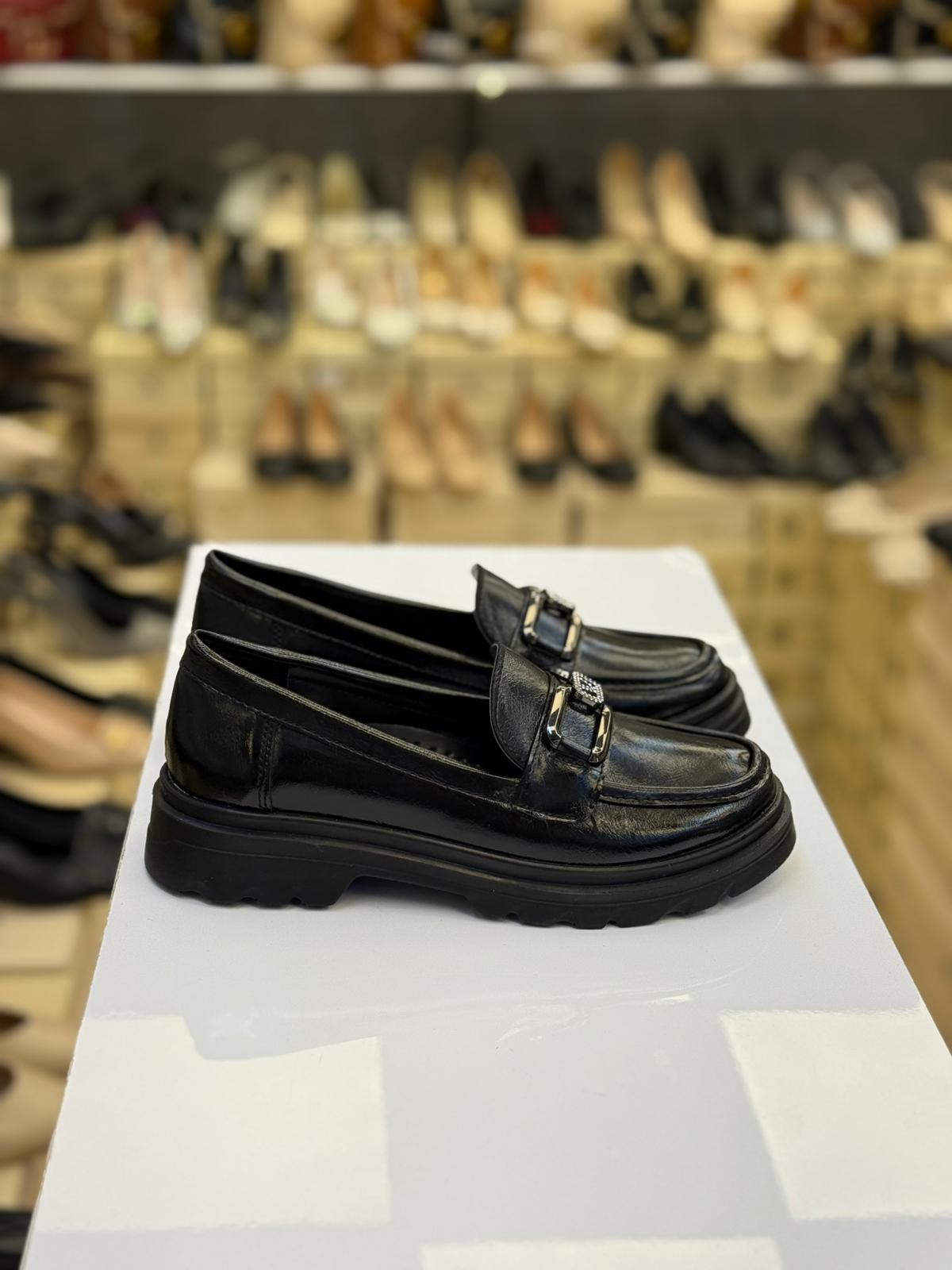 Kırışık Poli Taban Oval G Toka Loafer